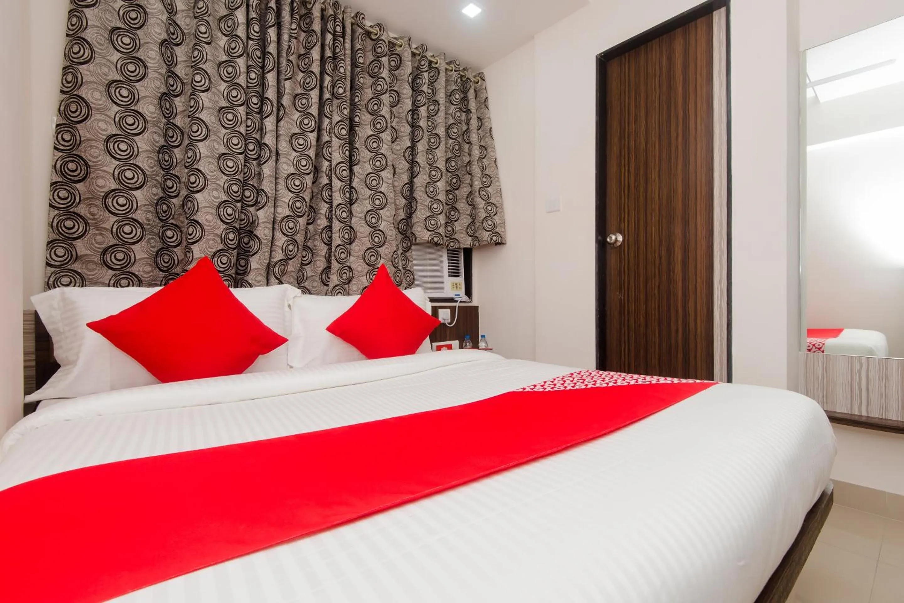 Bedroom, Bed in OYO 13511 Hotel Gems