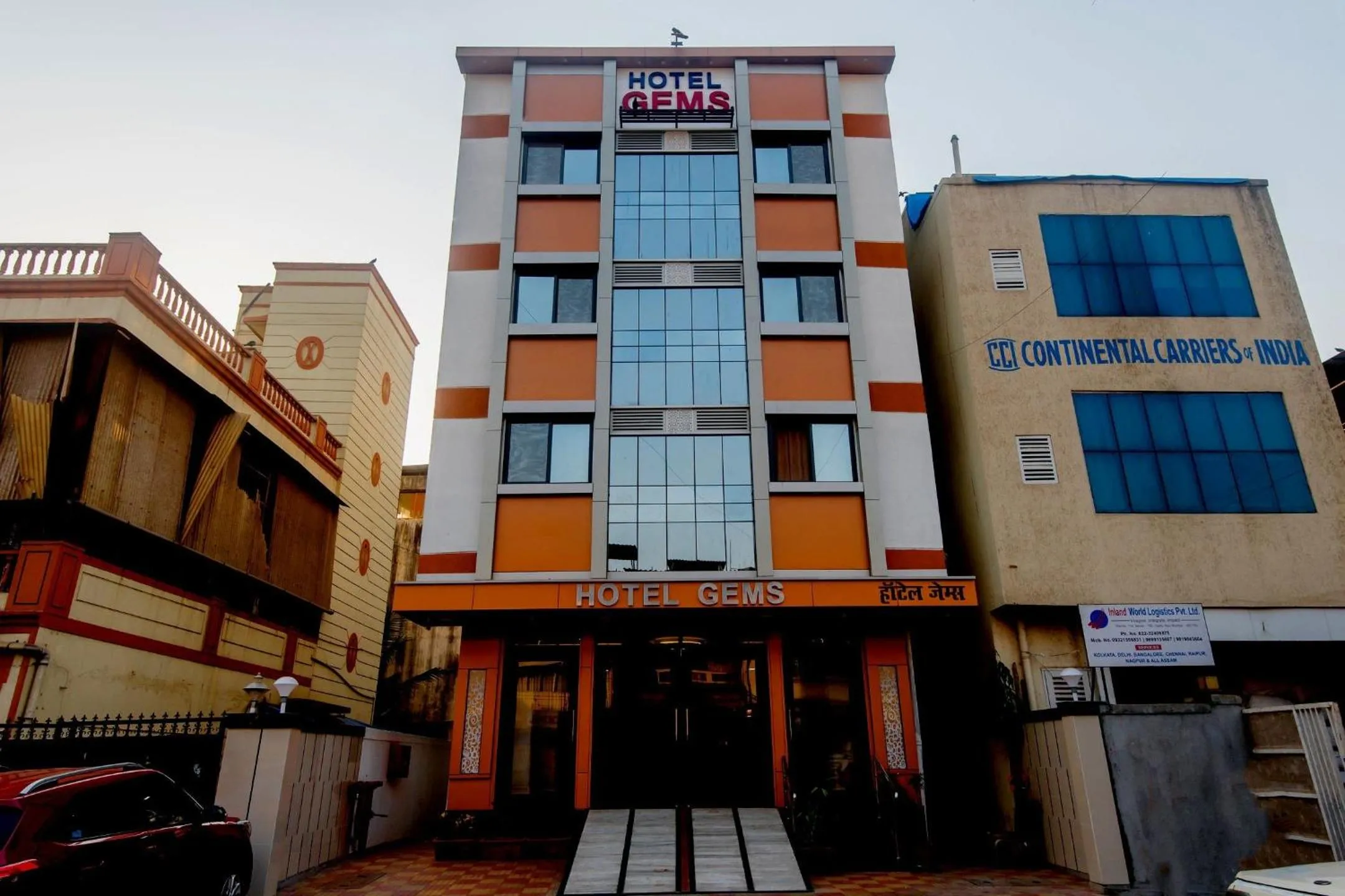 Facade/entrance in Hotel O Gems