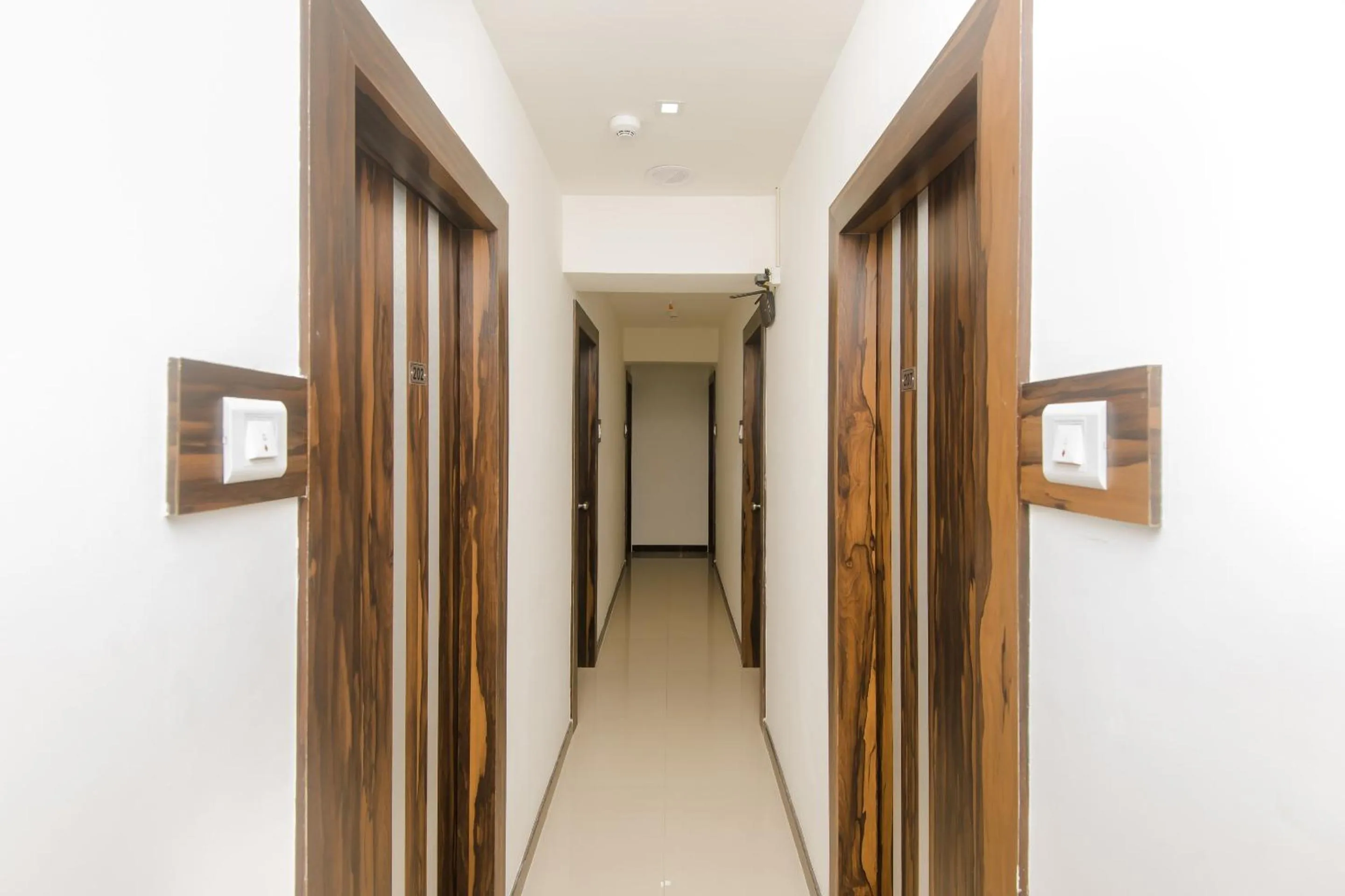 Lobby or reception in OYO 13511 Hotel Gems