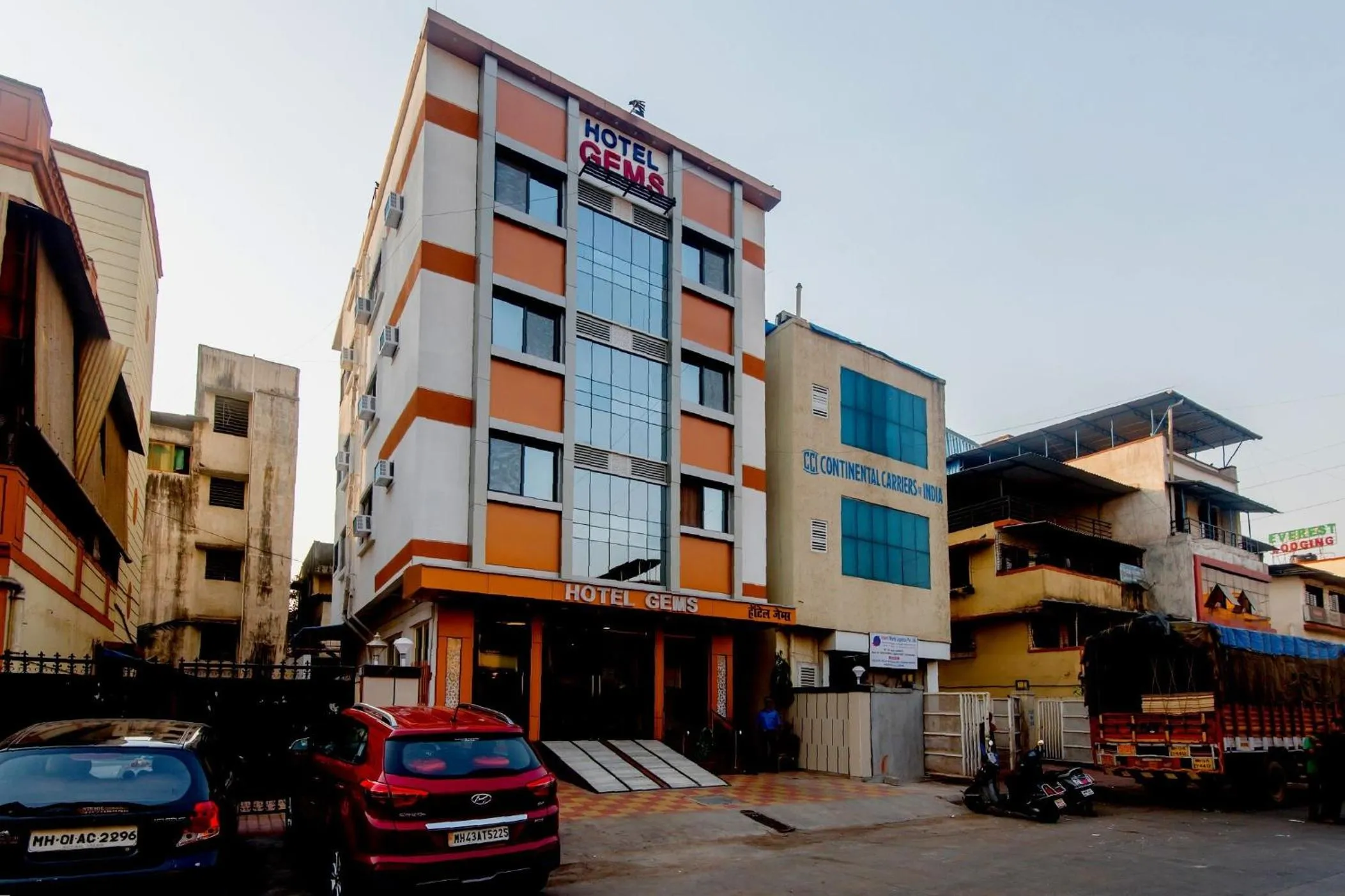 Facade/entrance in OYO 13511 Hotel Gems