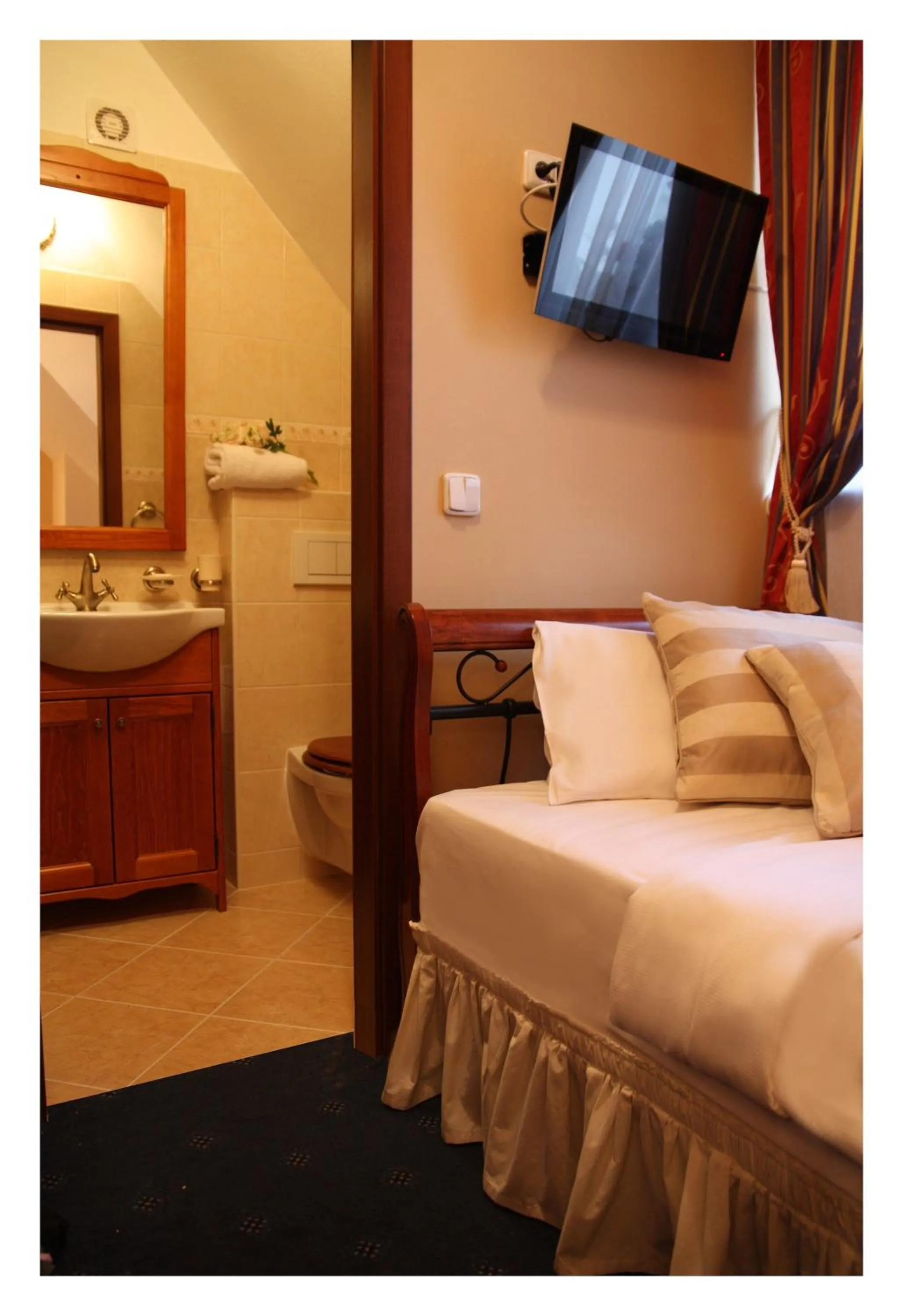 Bed in Prague Golden Age