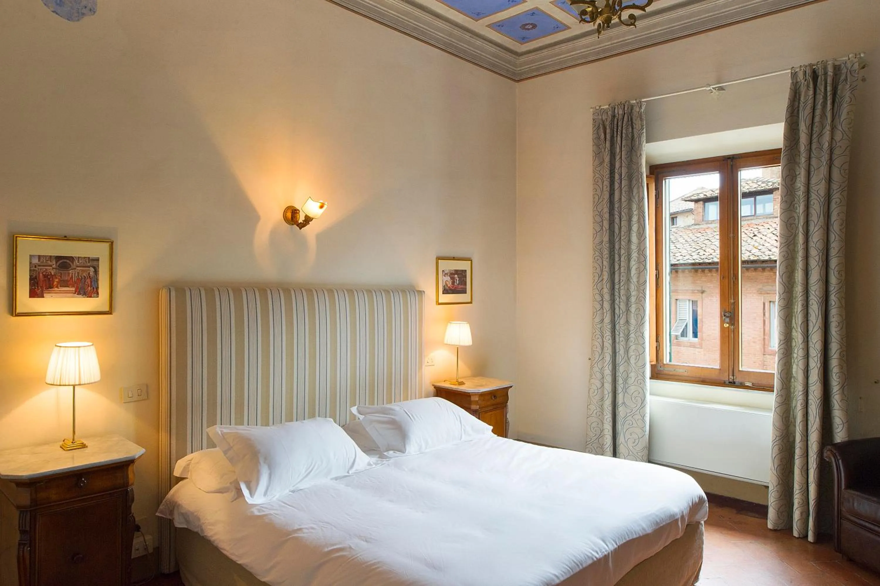 Photo of the whole room, Bed in Palazzo Ravizza