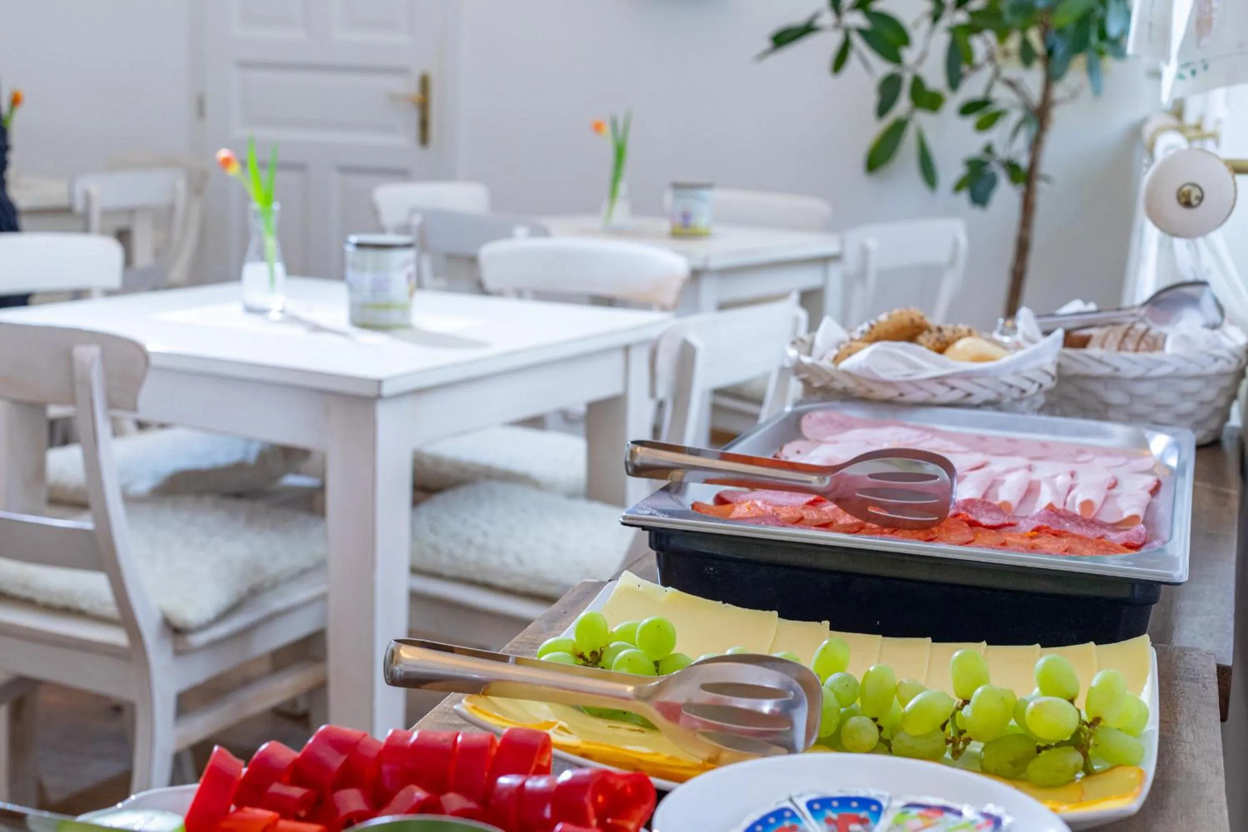 Buffet breakfast in Loreta Hotel