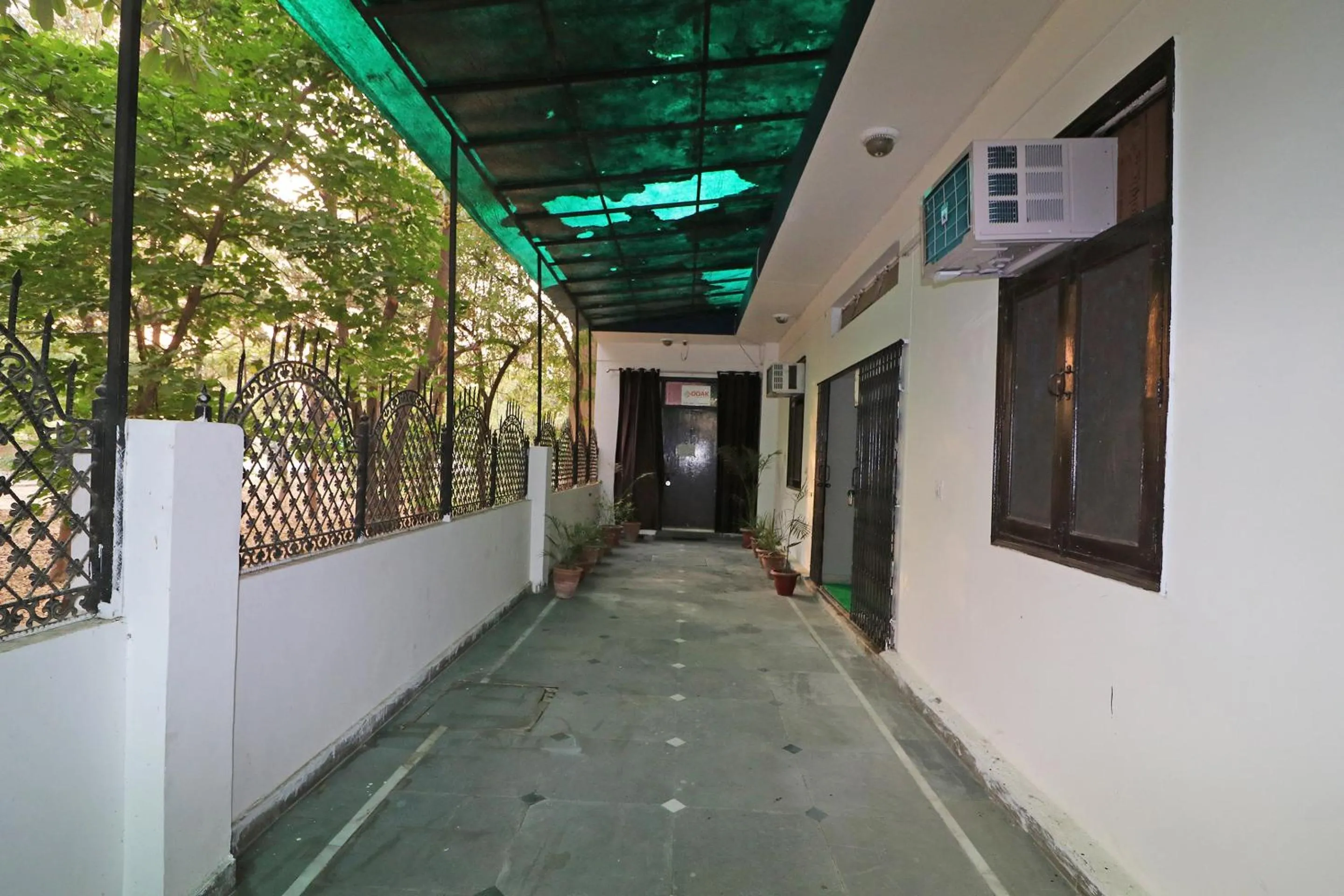 Lobby or reception in OYO Ooak Hotel