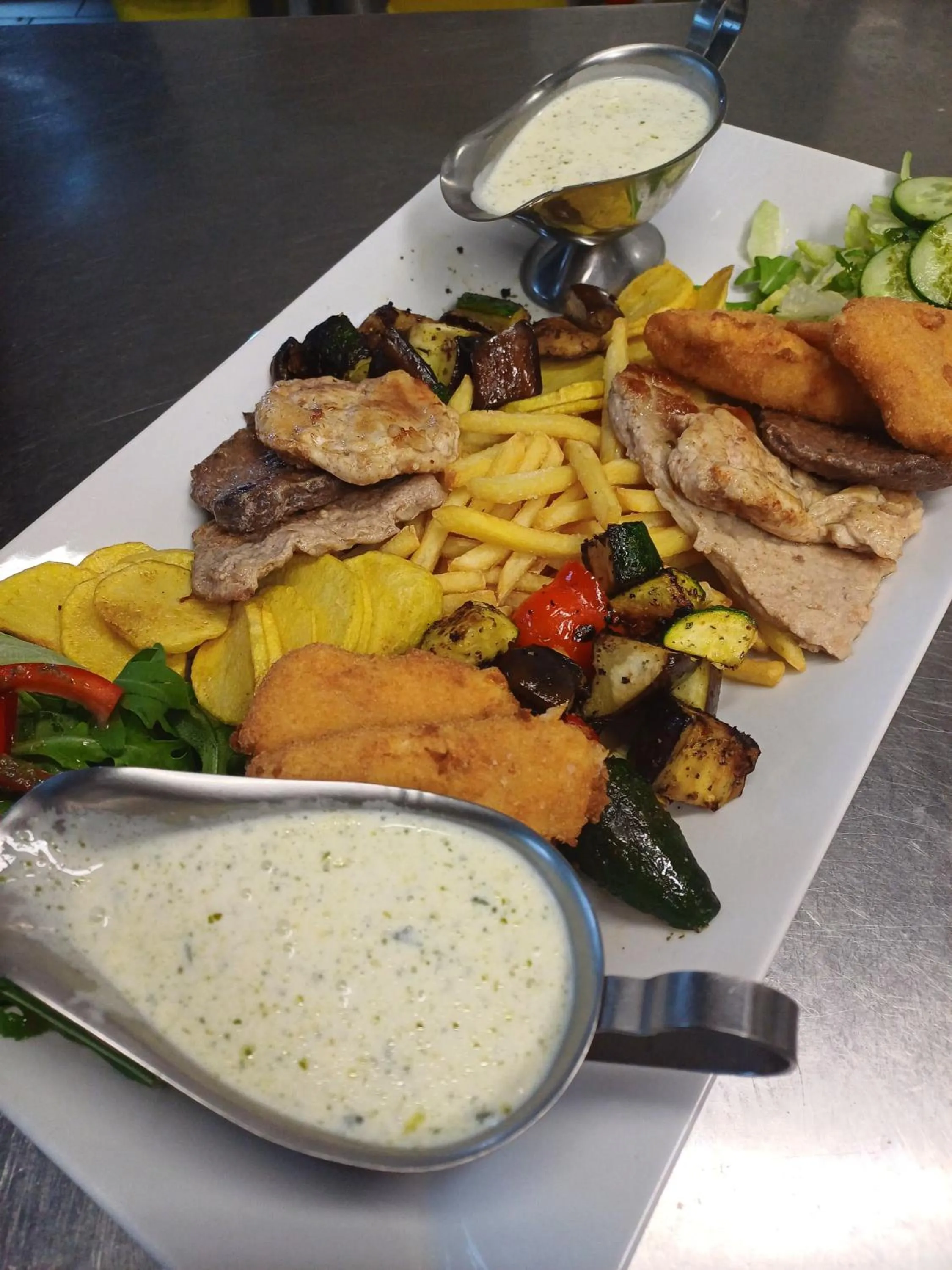 Restaurant/places to eat in Hotel Dakol