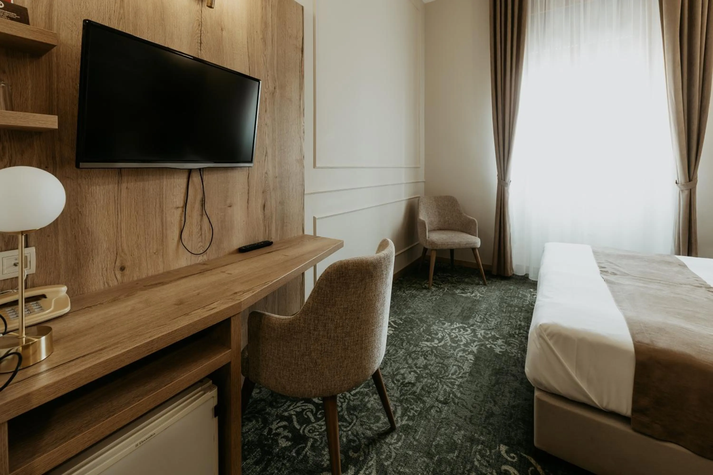 TV and multimedia, Bed in Duna Wellness Hotel