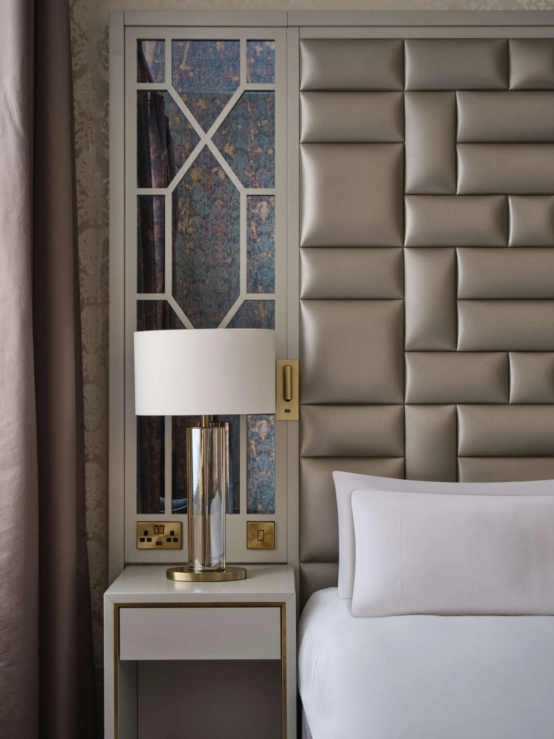 Bedroom, Bed in Henrietta House, a member of Radisson Individuals