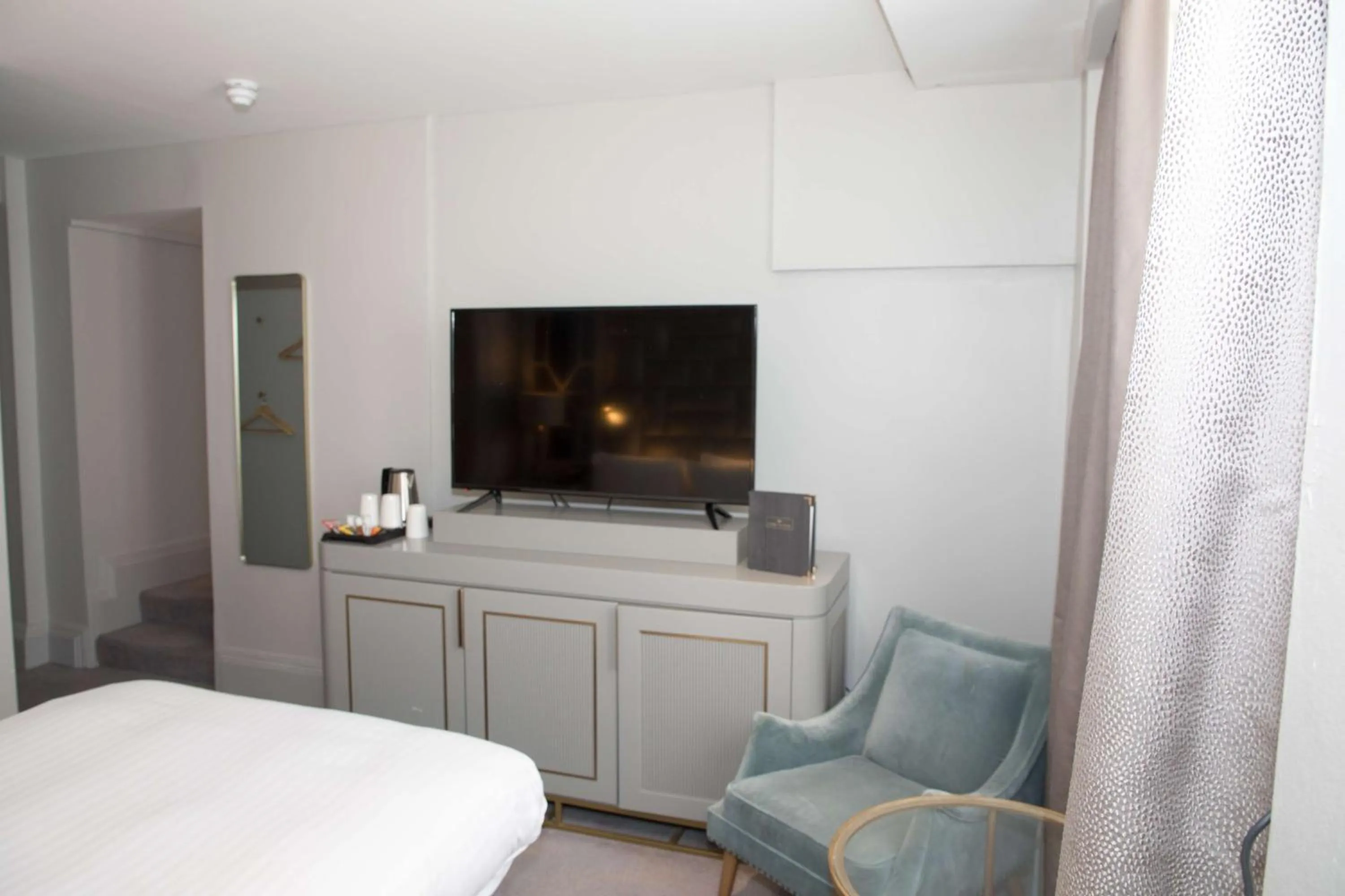 Bedroom, Bed in Henrietta House, a member of Radisson Individuals