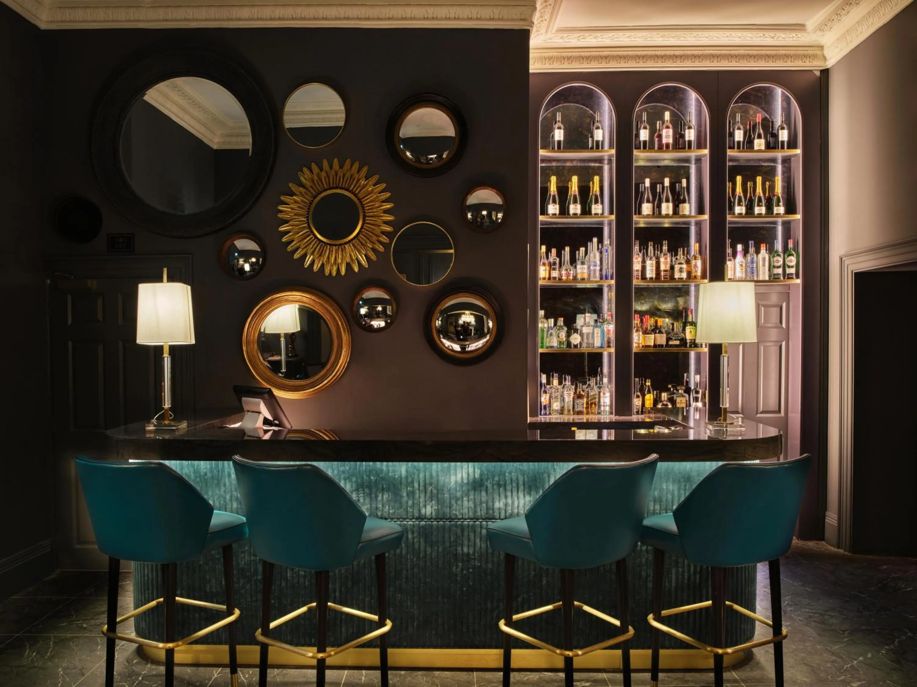 Lounge or bar in Henrietta House, a member of Radisson Individuals