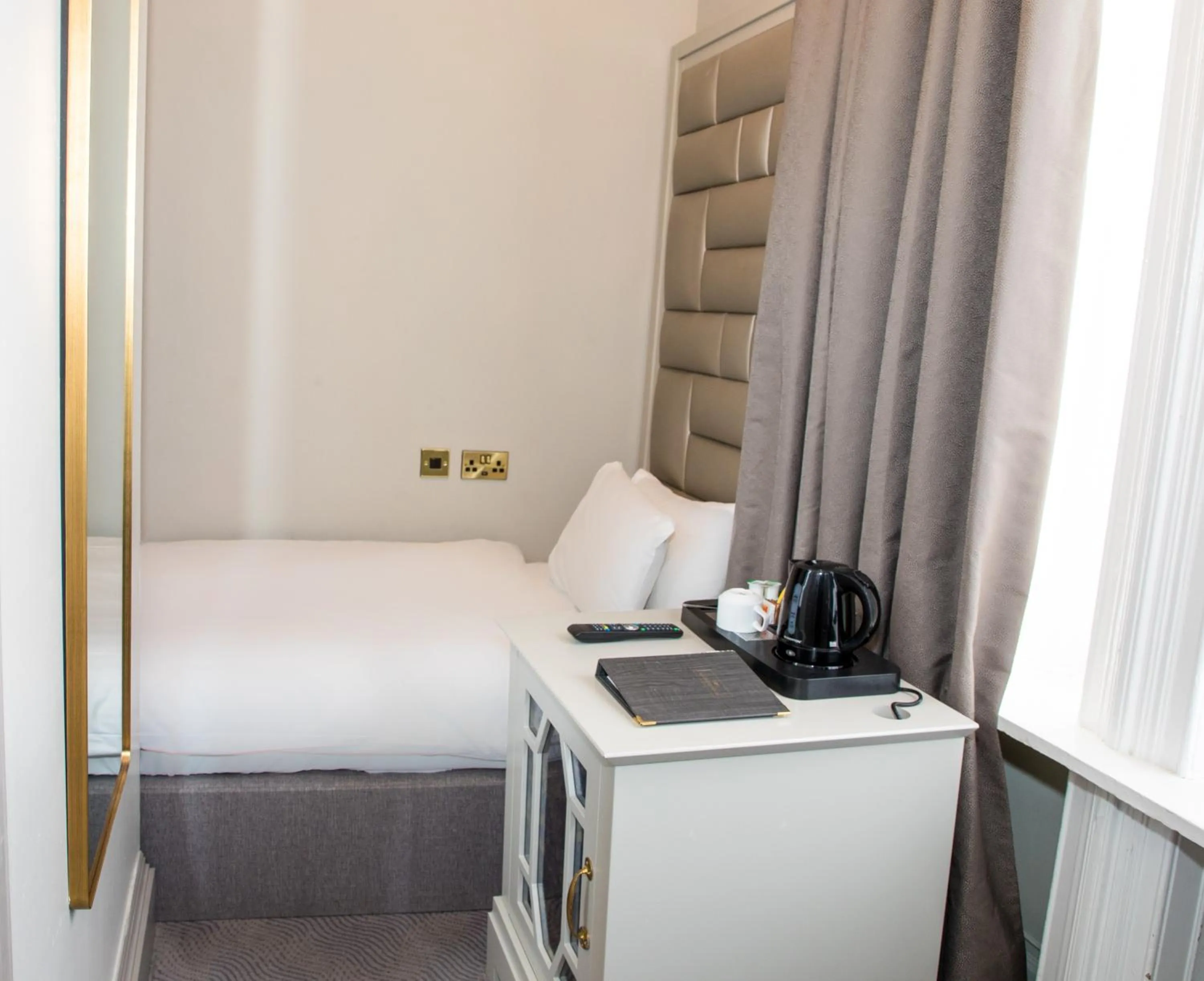 Bed in Henrietta House, a member of Radisson Individuals