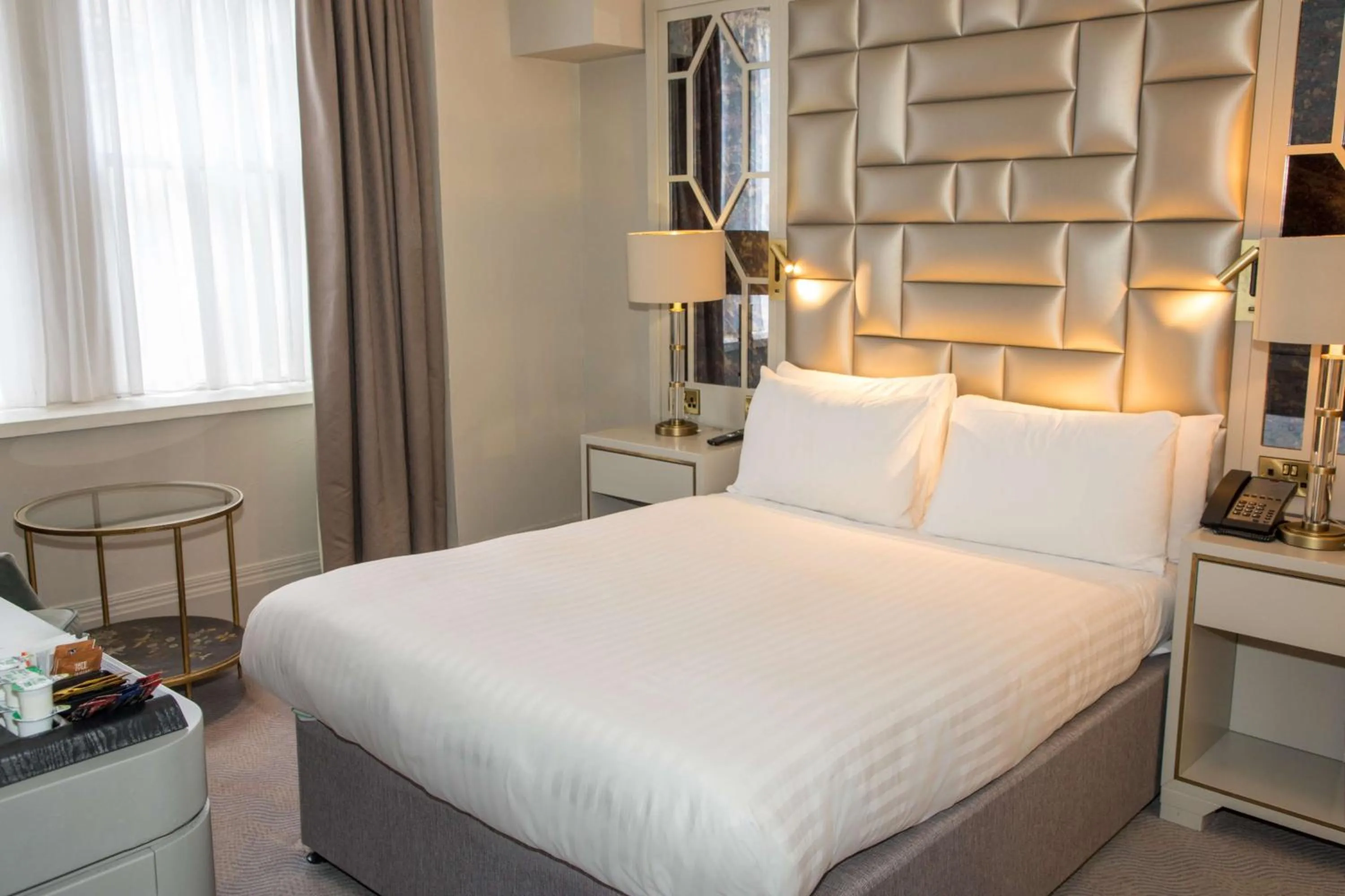 Bedroom, Bed in Henrietta House, a member of Radisson Individuals