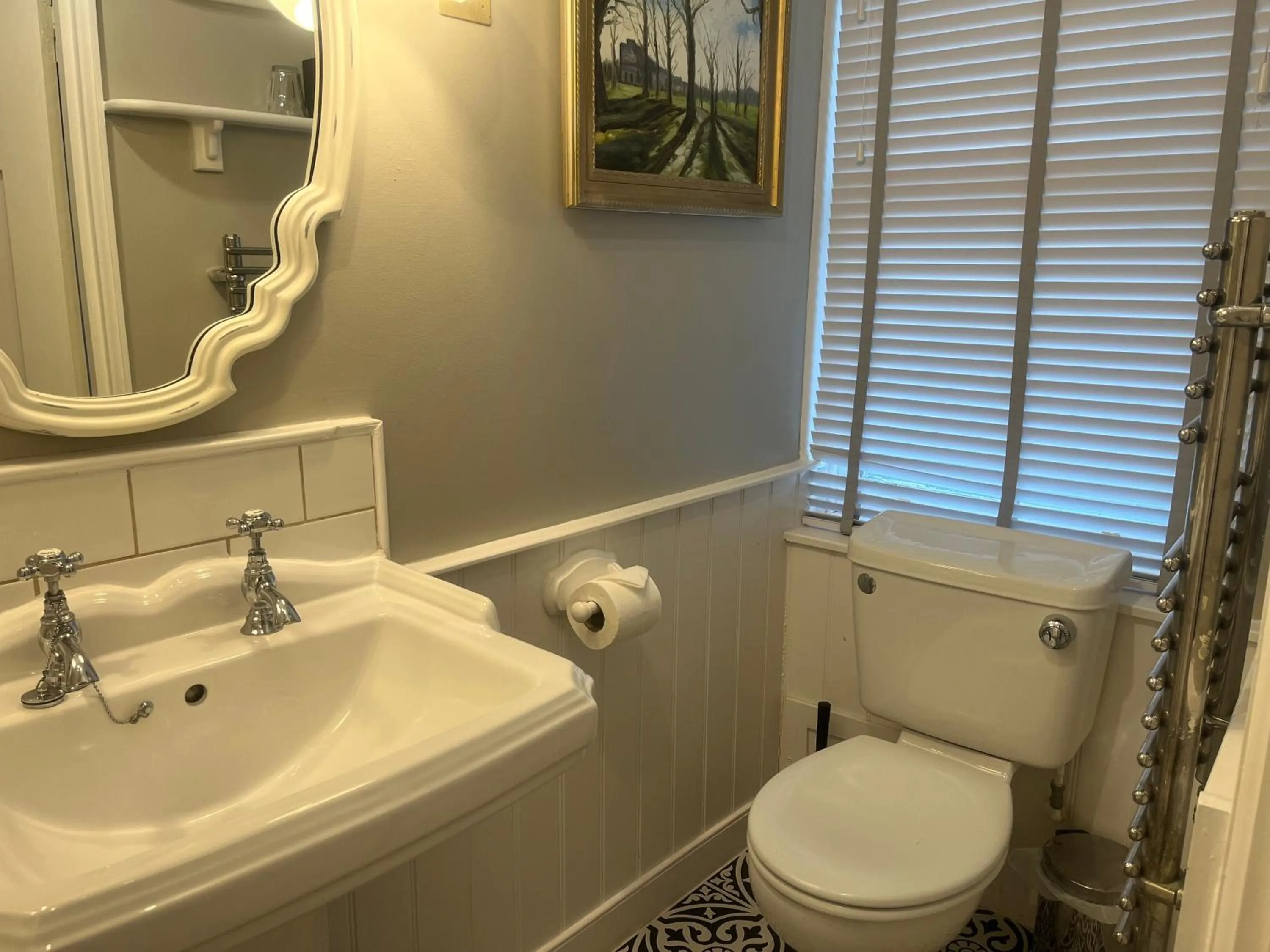 Toilet in Henrietta House, a member of Radisson Individuals