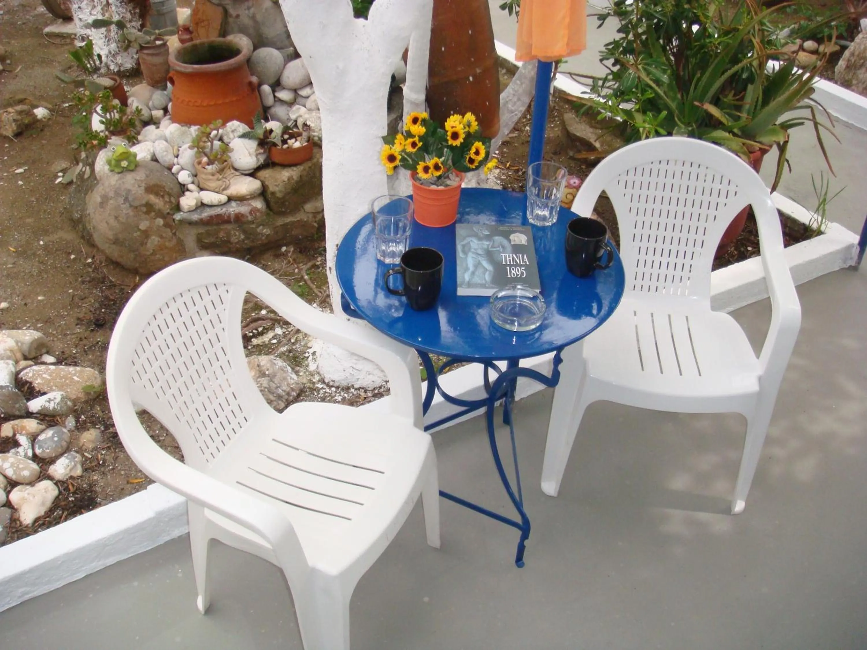 Decorative detail in Boussetil Rooms CapAnMat