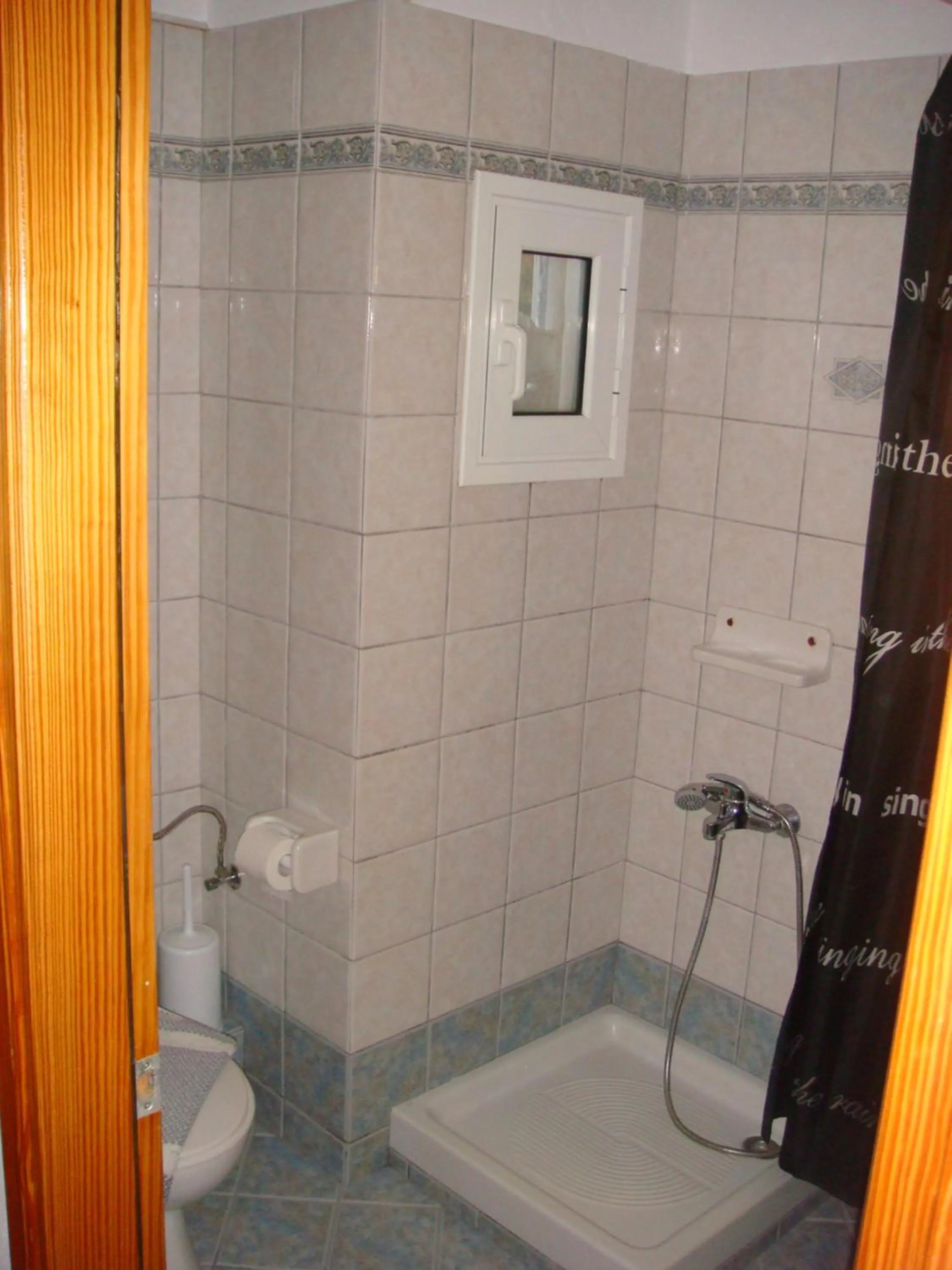 Shower in Boussetil Rooms CapAnMat