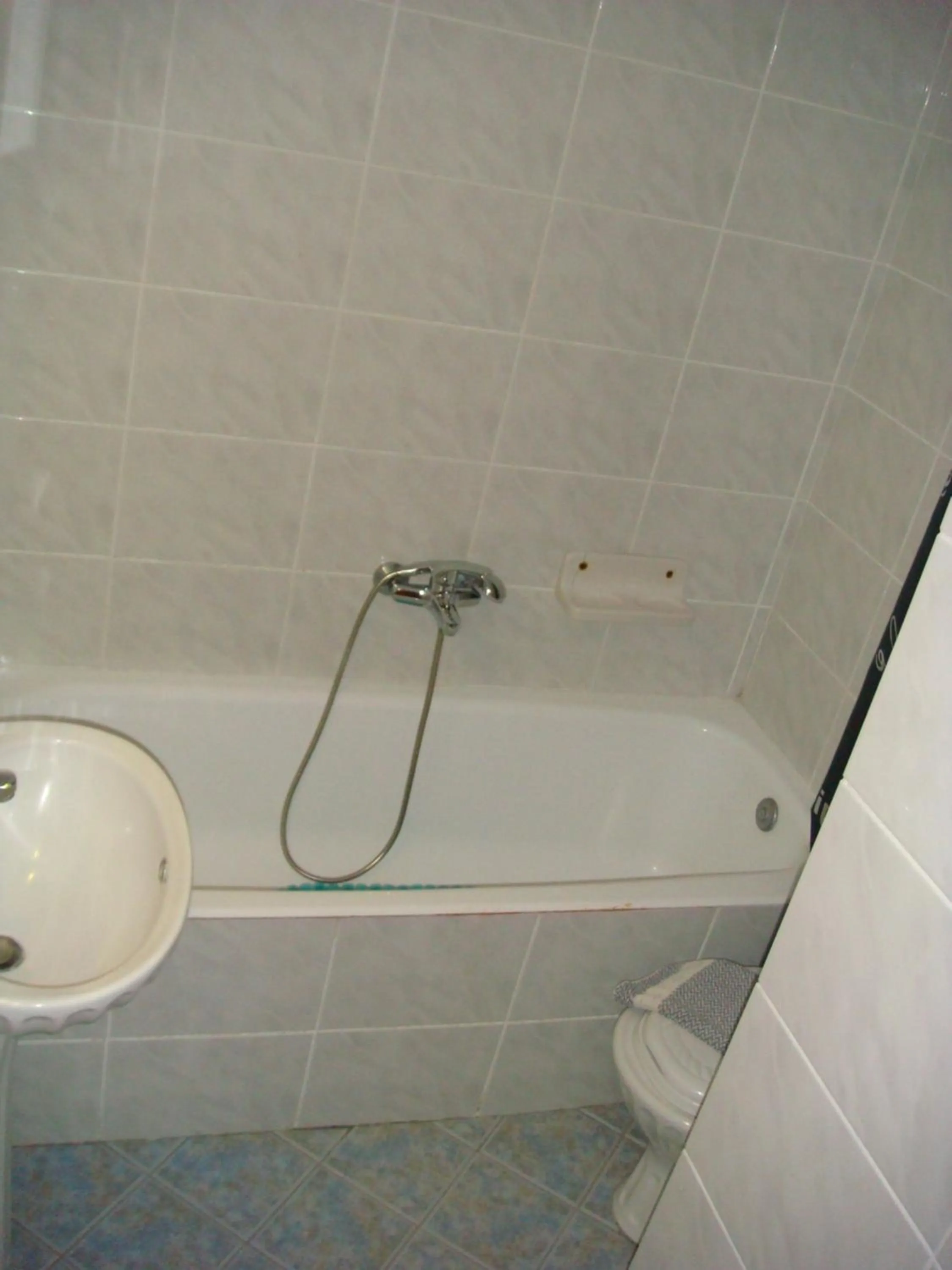 Bathroom in Boussetil Rooms CapAnMat