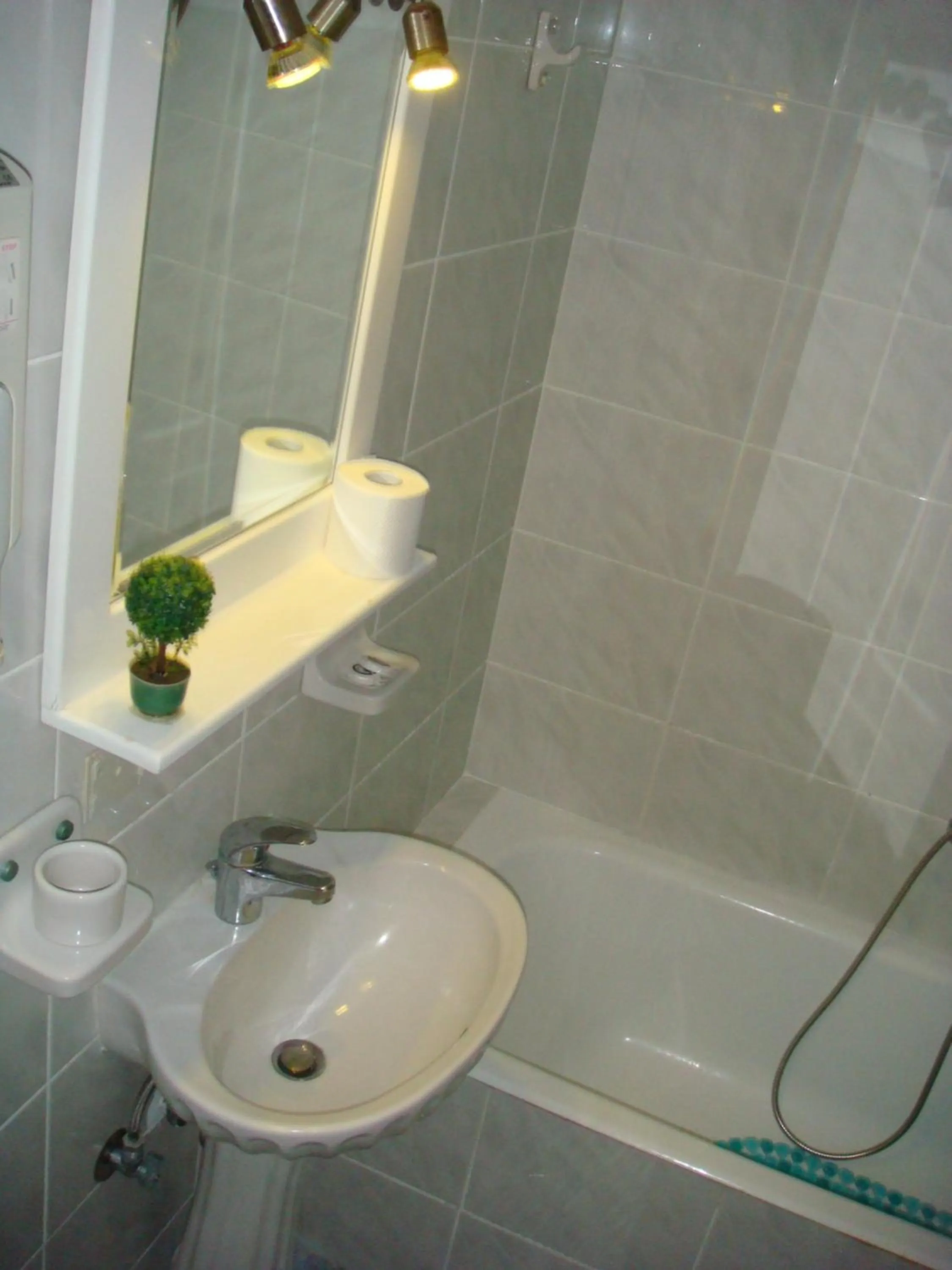 Bath in Boussetil Rooms CapAnMat