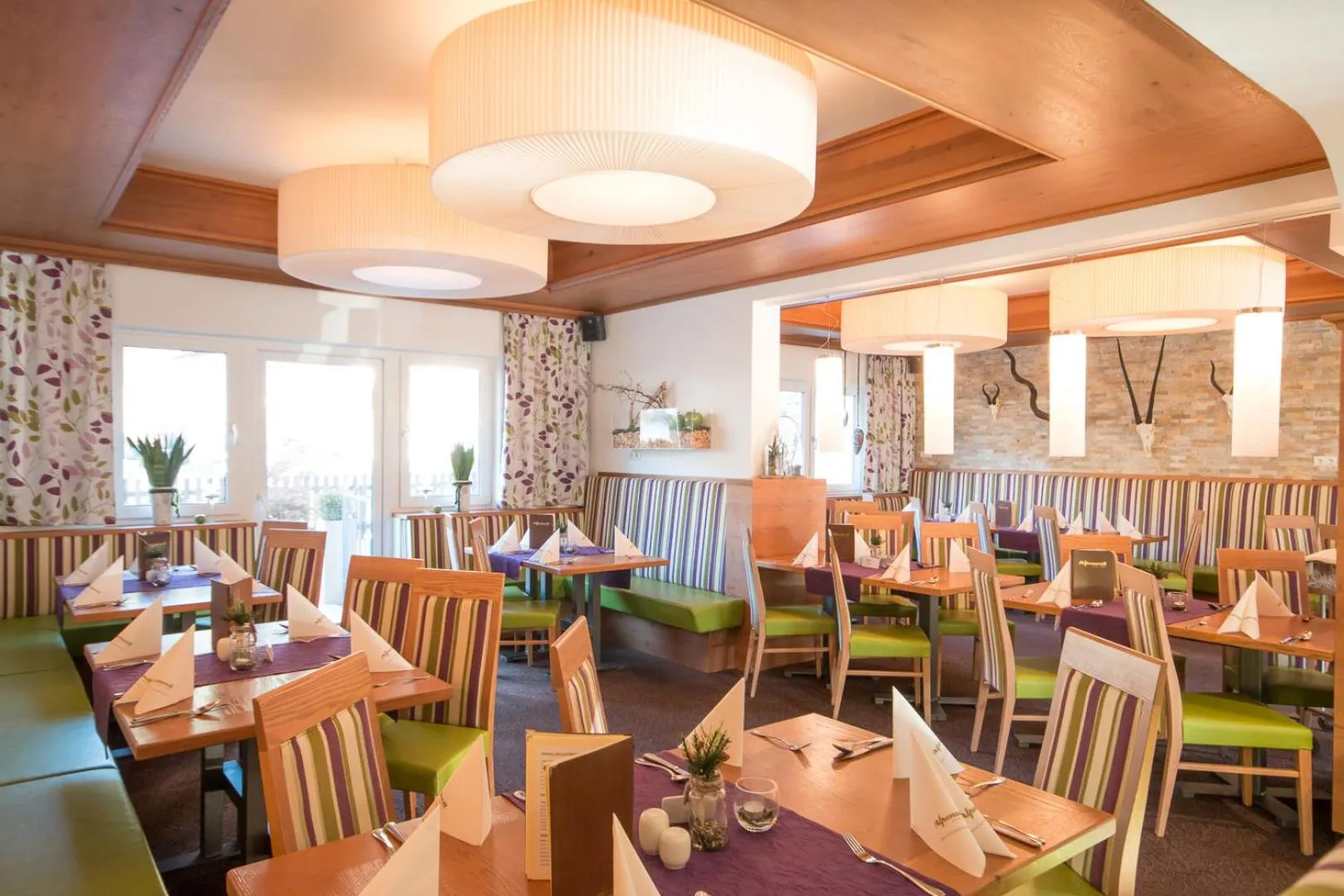 Restaurant/places to eat in Hotel Alpenwelt Superior