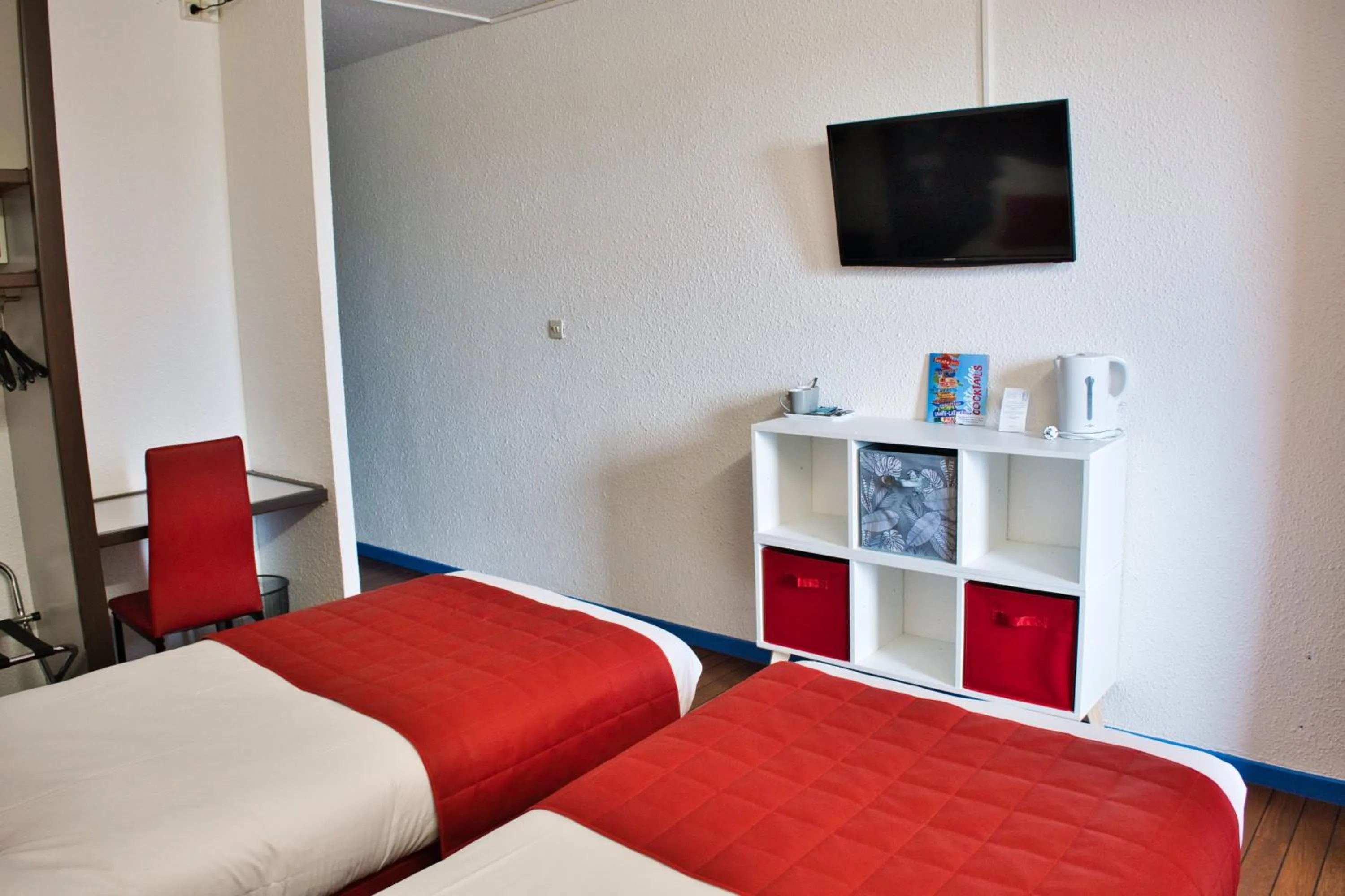 Photo of the whole room, Bed in Cit'Hotel des 2 Golfs