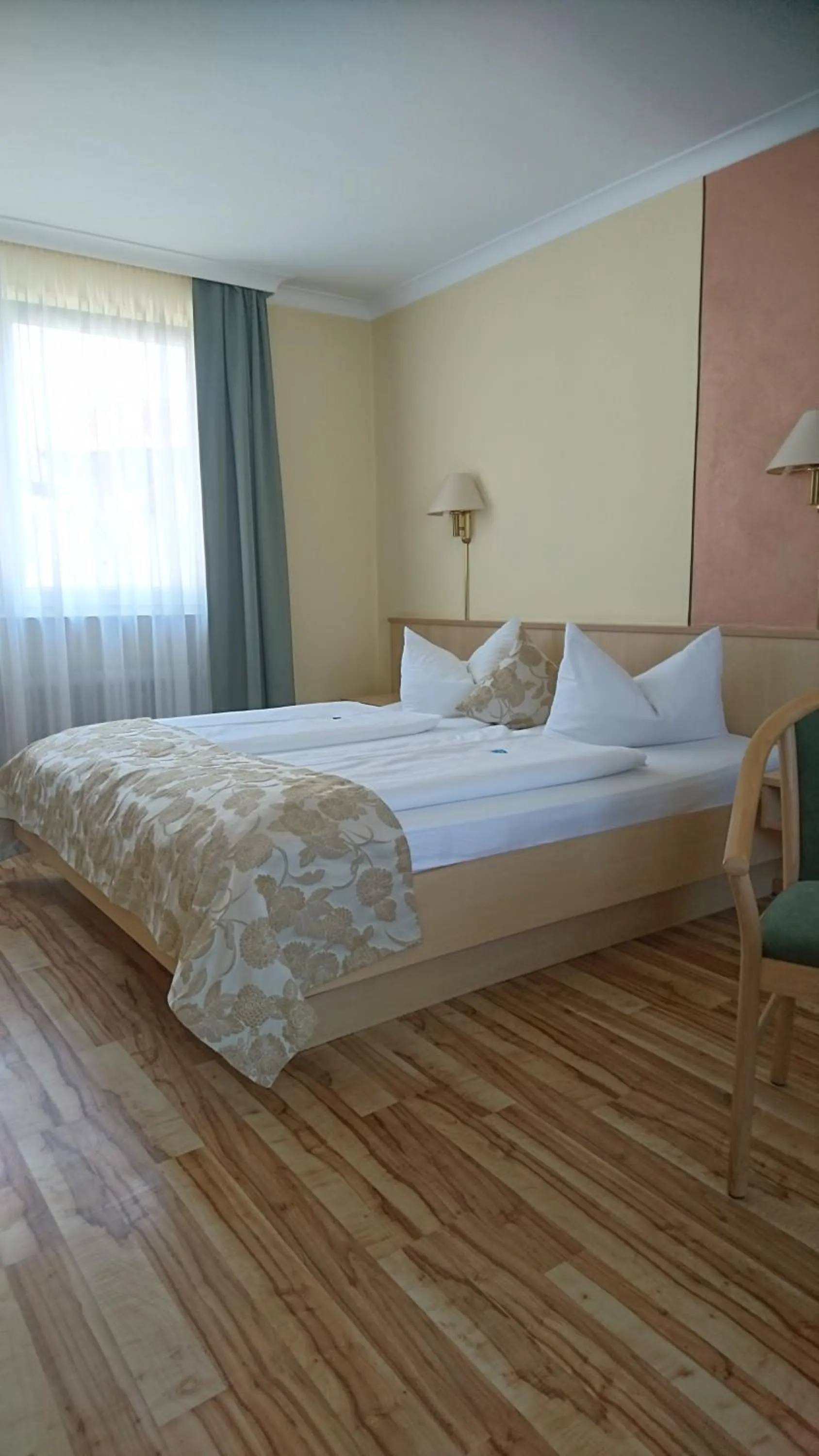 Photo of the whole room in Traditionsgasthof Grüner Baum