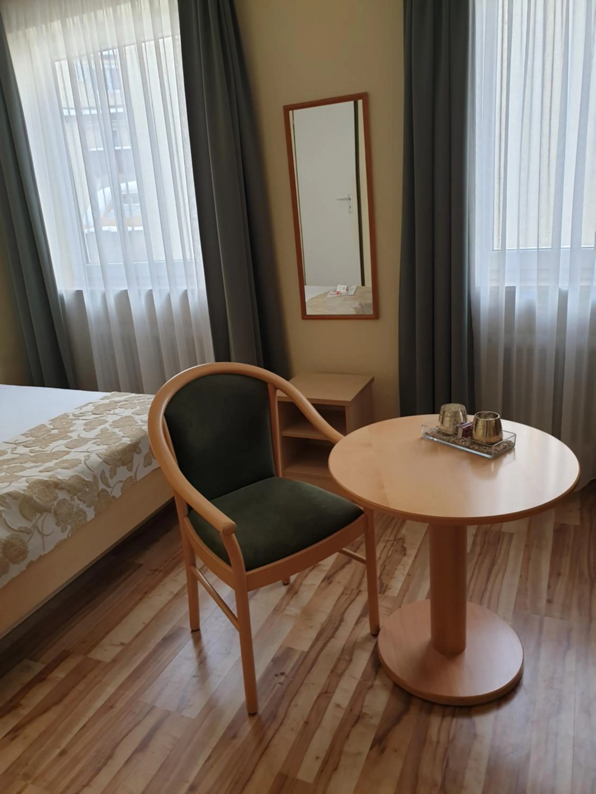 Seating area in Traditionsgasthof Grüner Baum