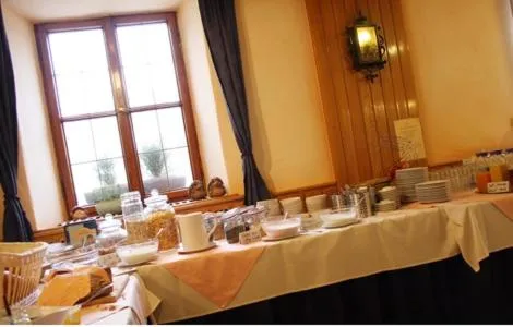Buffet breakfast in Traditionsgasthof Grüner Baum