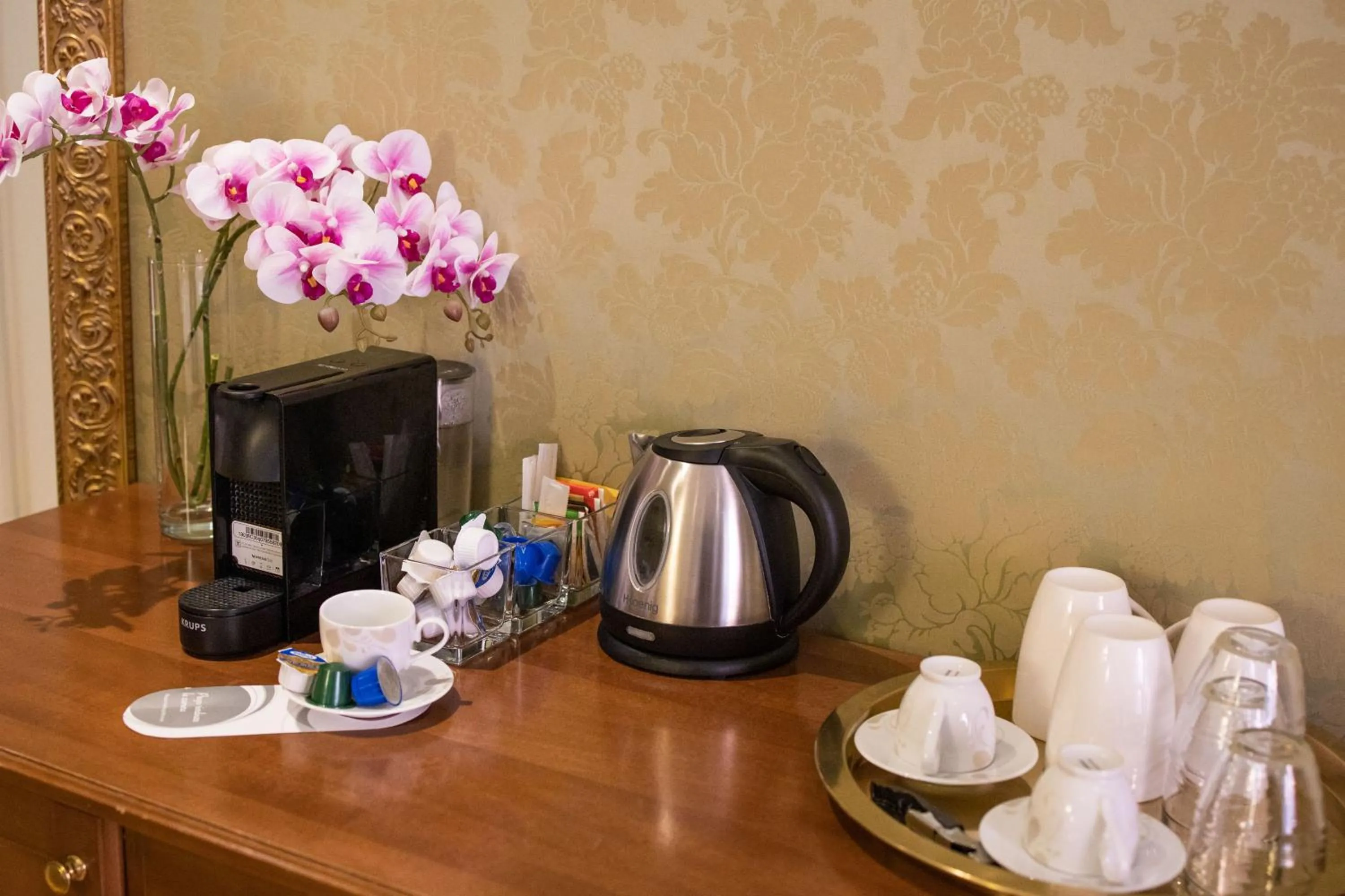 Coffee/tea facilities in BQ House Trevi Luxury Rooms