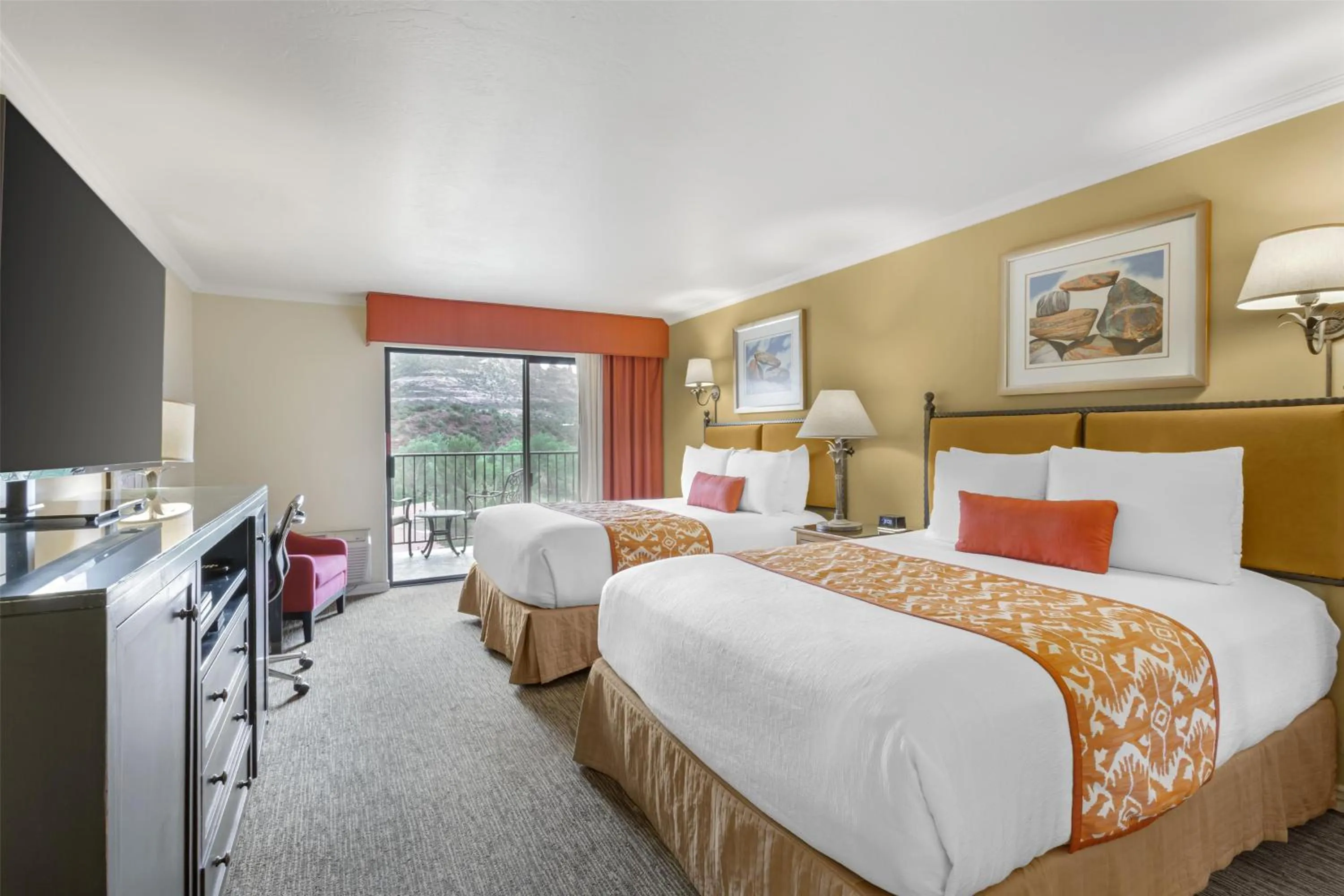 Bedroom, Bed in Best Western Plus Arroyo Roble Hotel & Creekside Villas