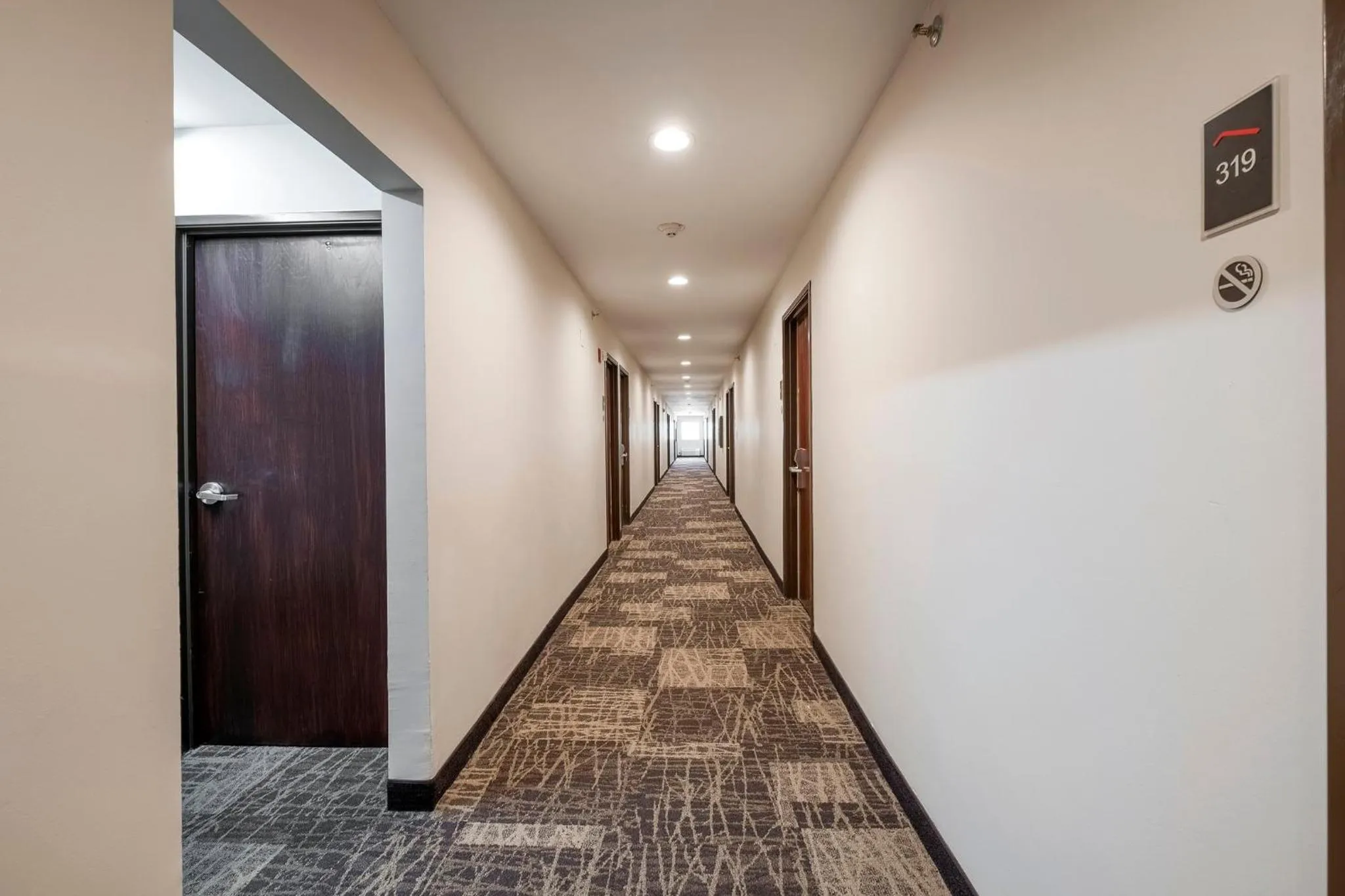 Decorative detail in Red Roof Inn Sulphur