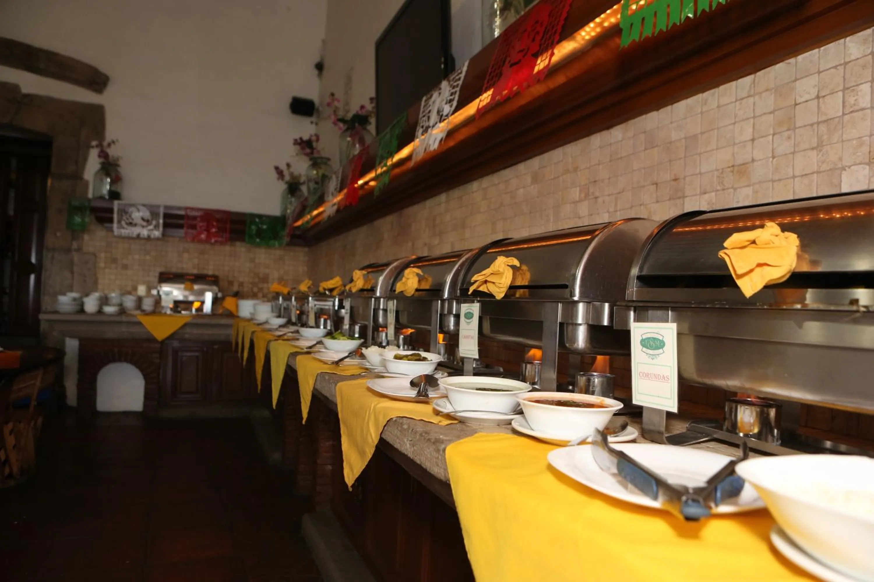 Restaurant/places to eat in Villa San Jose Hotel & Suites
