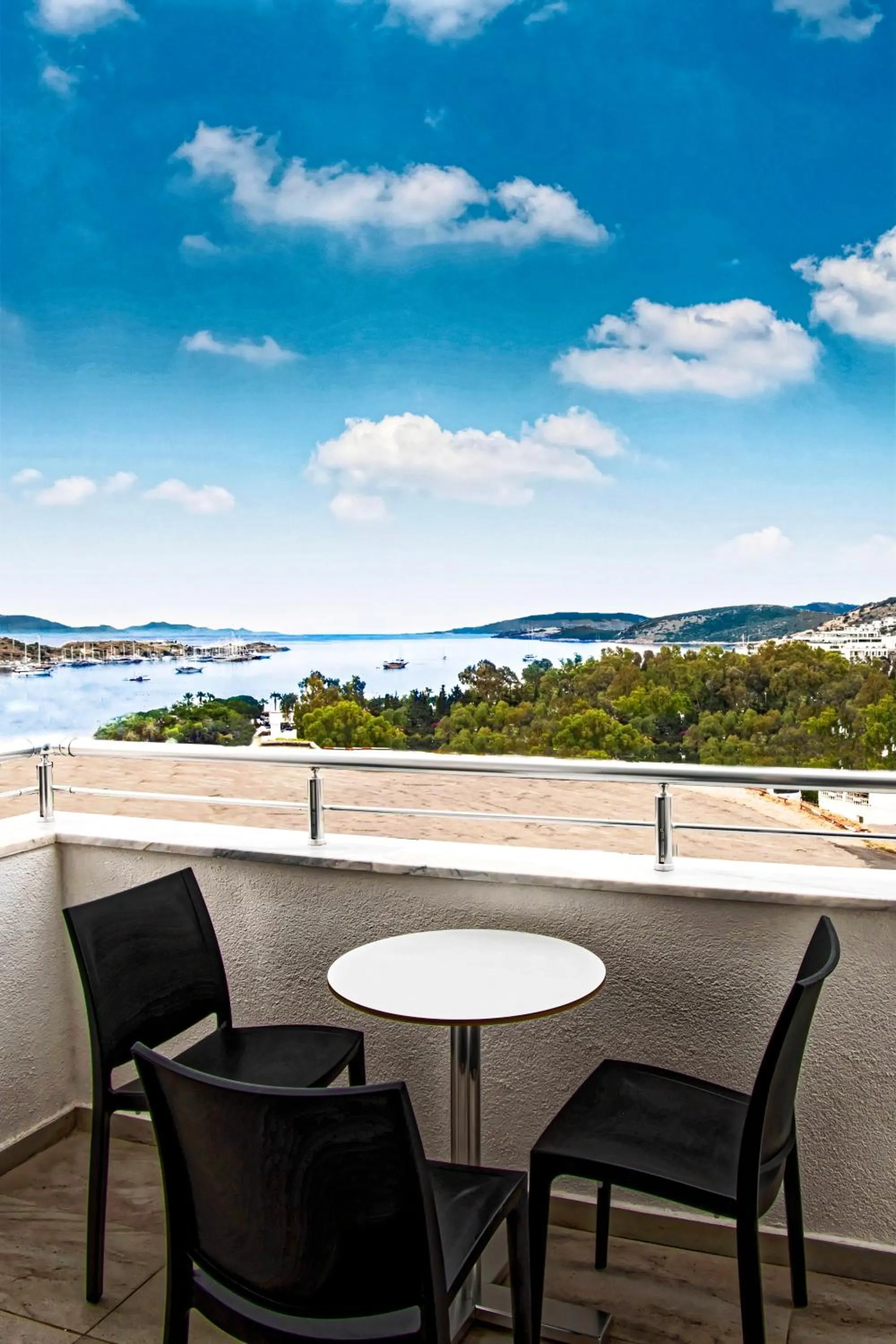 Patio in Club Shark Hotel