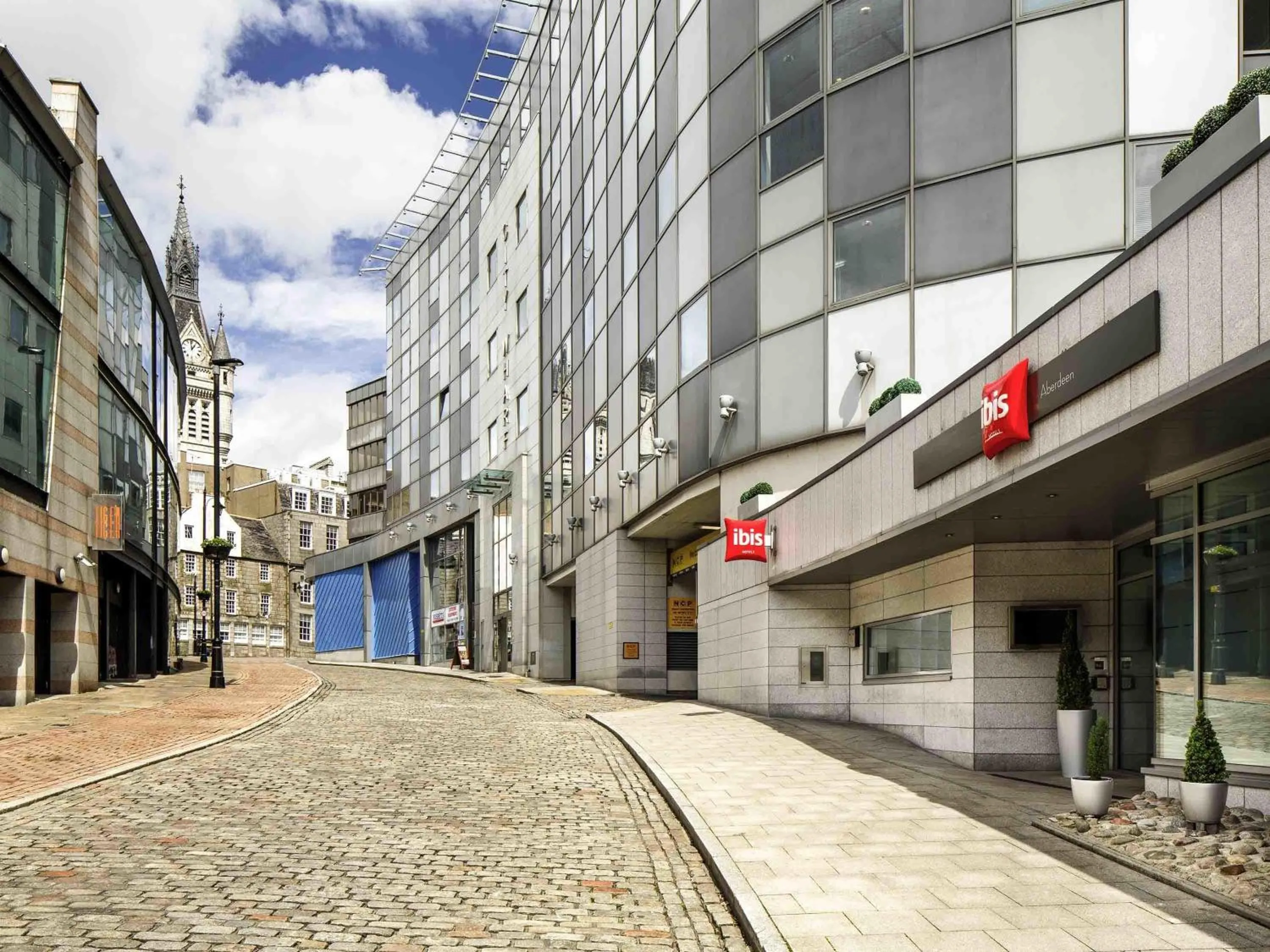Property building in ibis Aberdeen Centre – Quayside