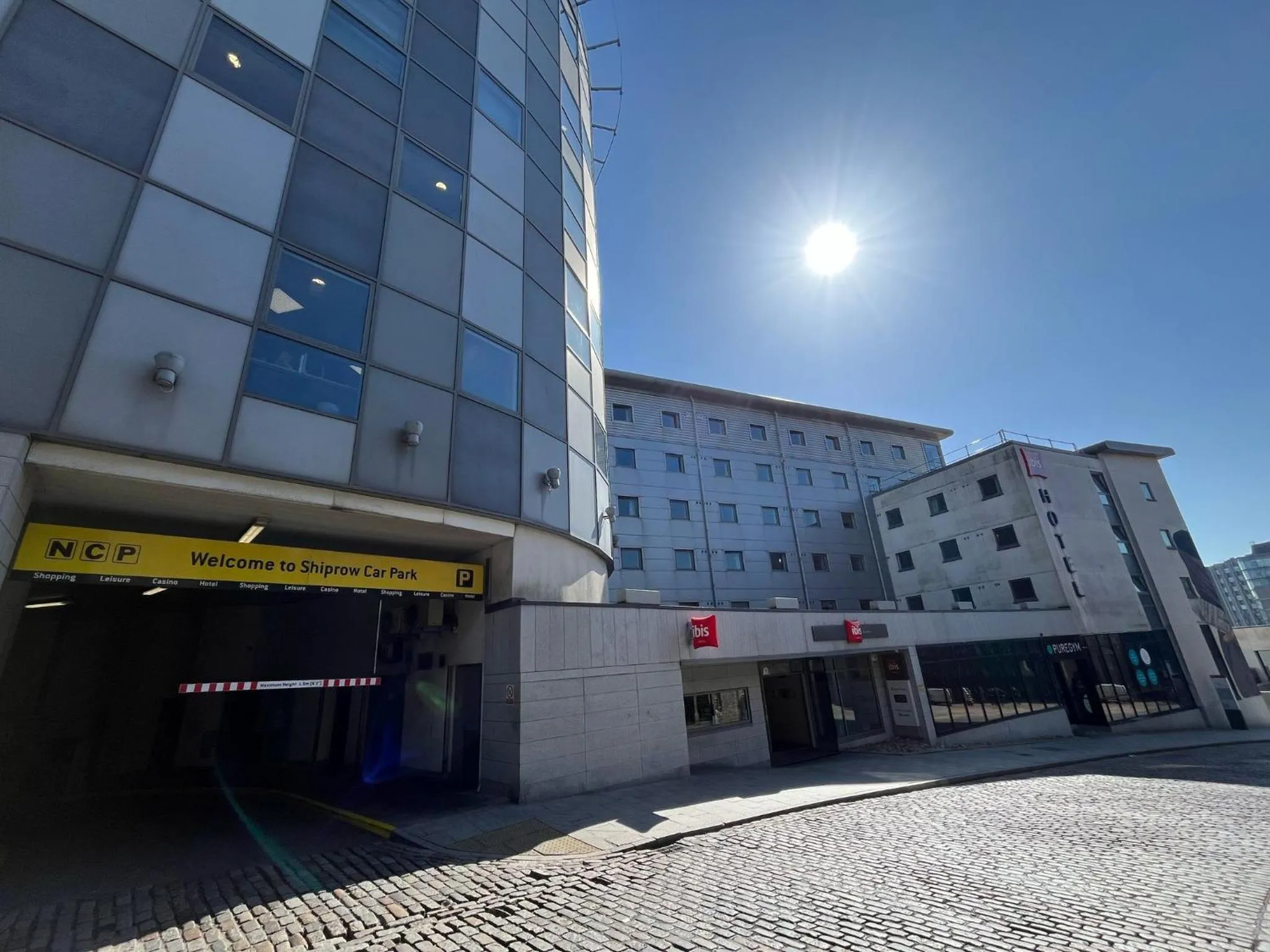 Facade/entrance in ibis Aberdeen Centre – Quayside