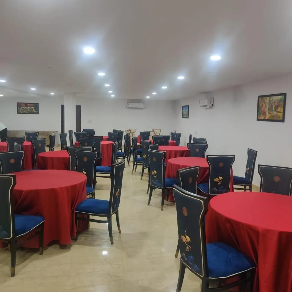 Restaurant/places to eat in Hotel Almati Inn - Near Delhi Airport