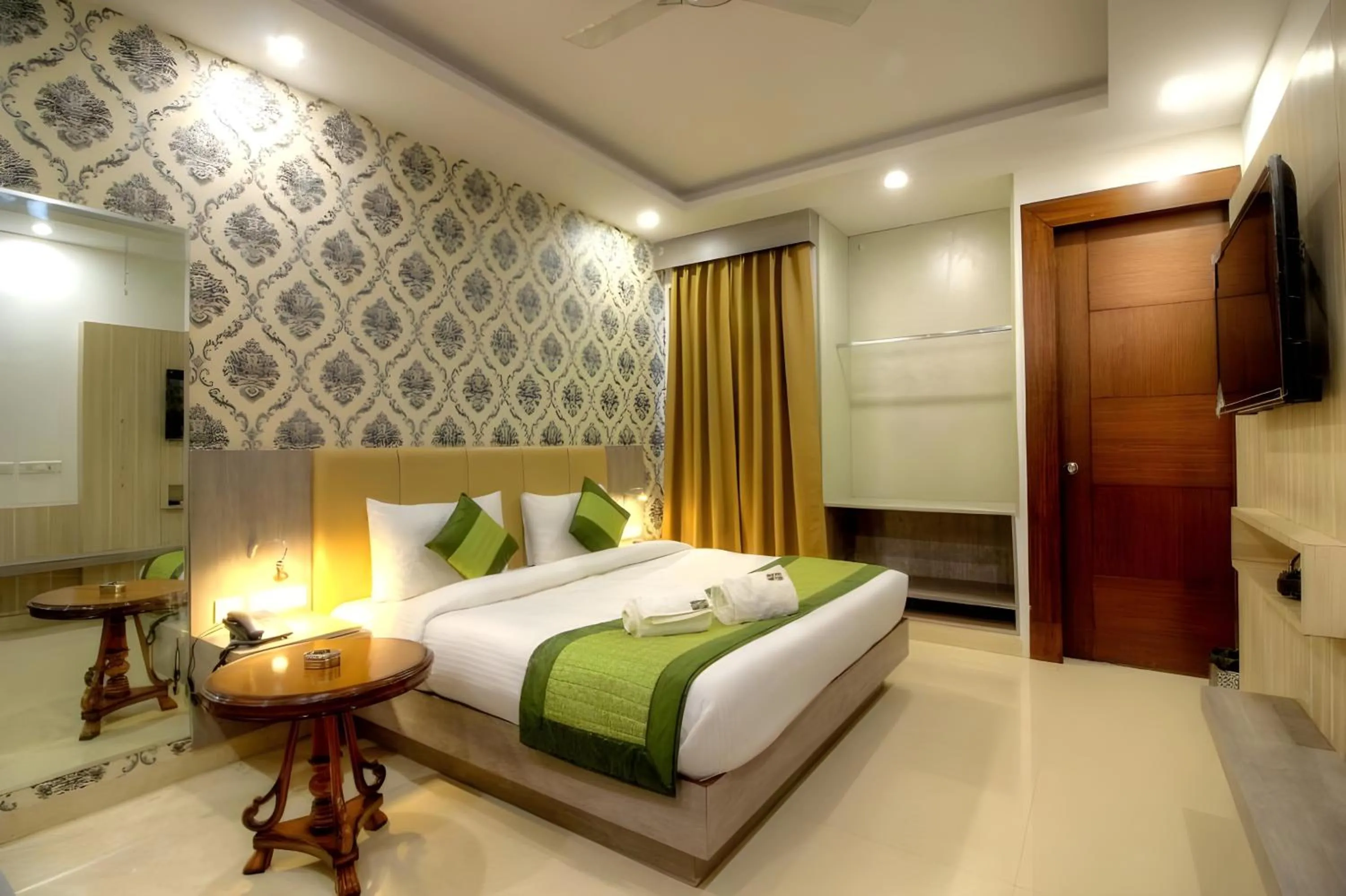 Hotel Almati Inn - Near Delhi Airport