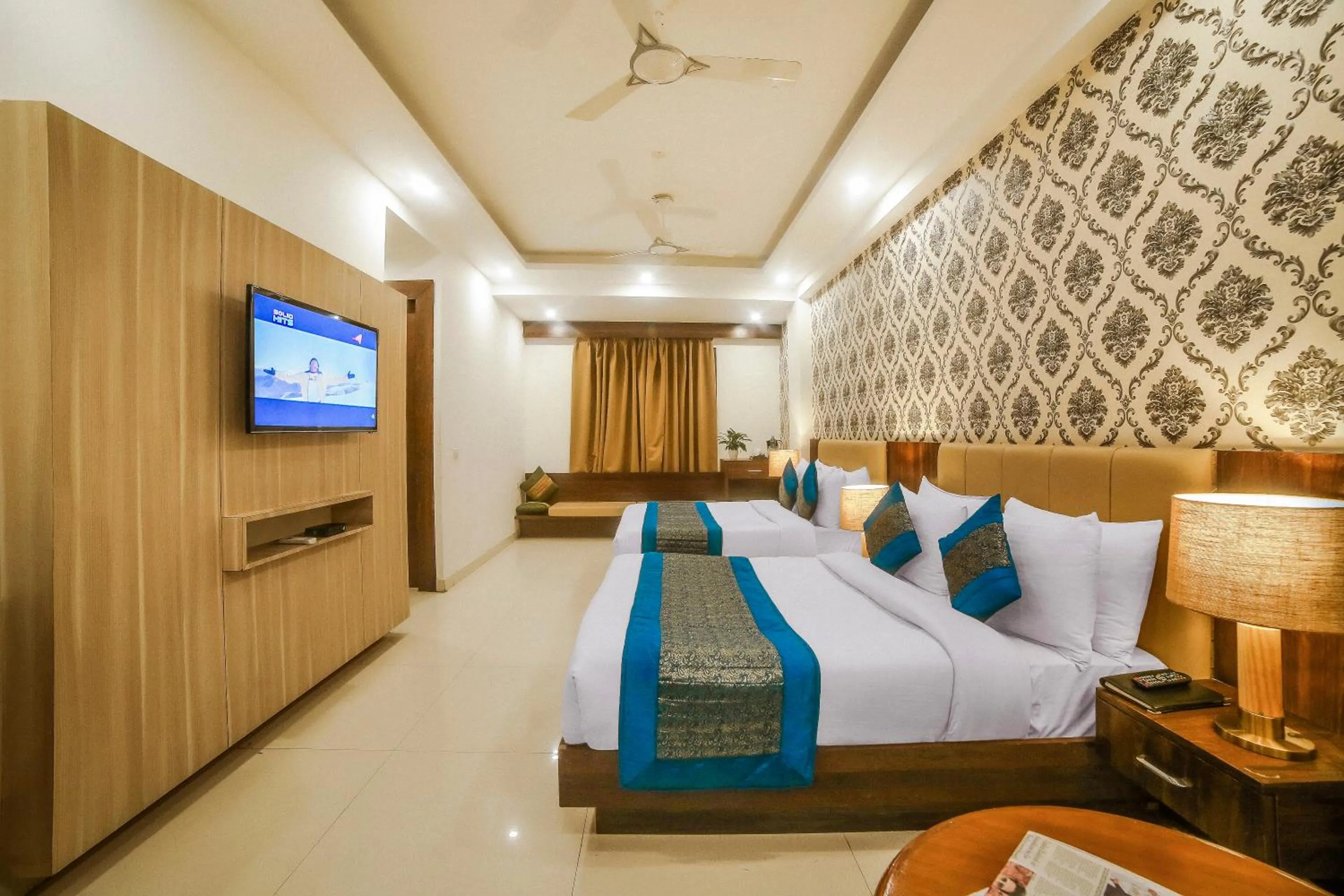 Family suite room with Airport Drop  in Hotel Almati Inn - Near Delhi Airport