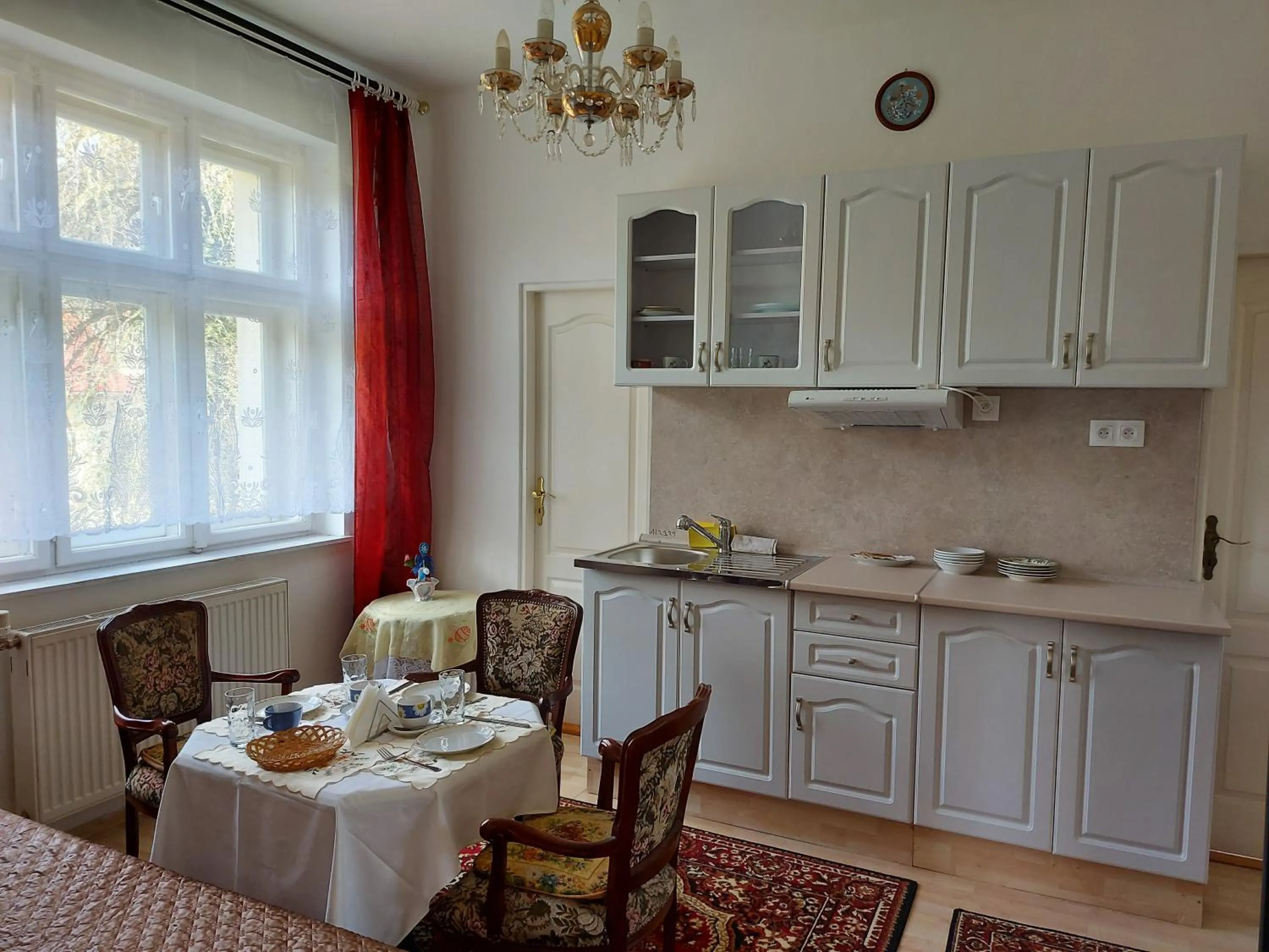 Kitchen or kitchenette in Hotel Garni
