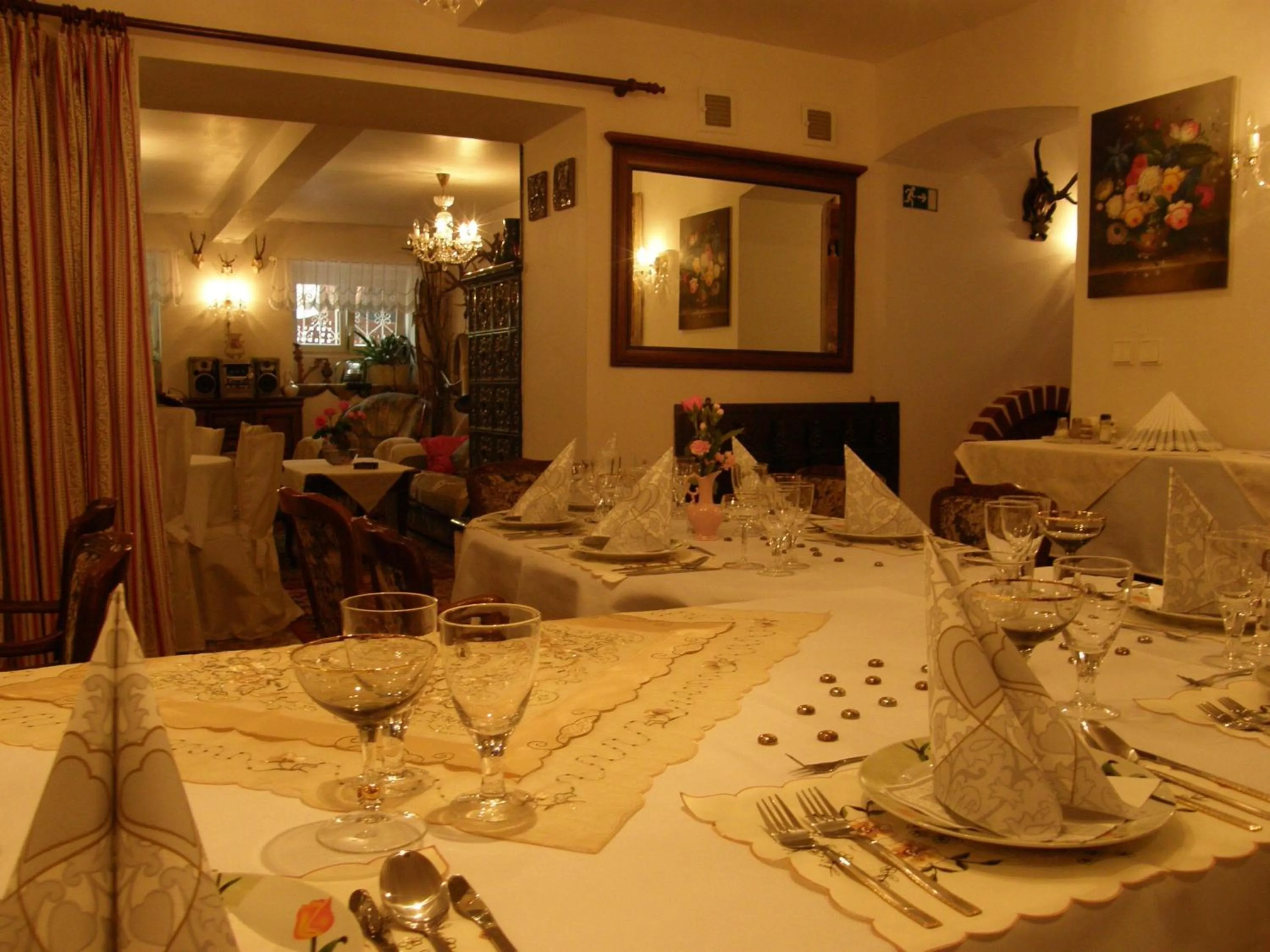 Restaurant/places to eat in Hotel Garni