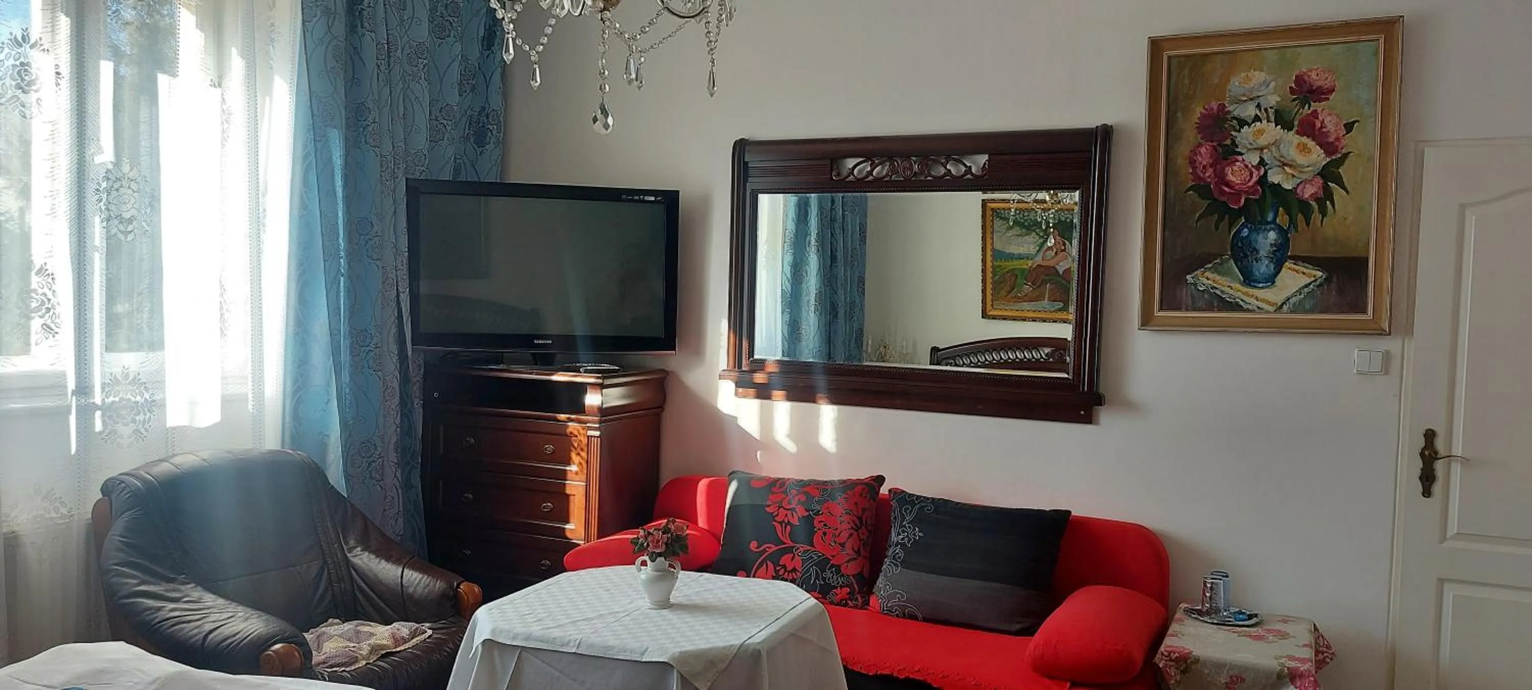 Seating area in Hotel Garni