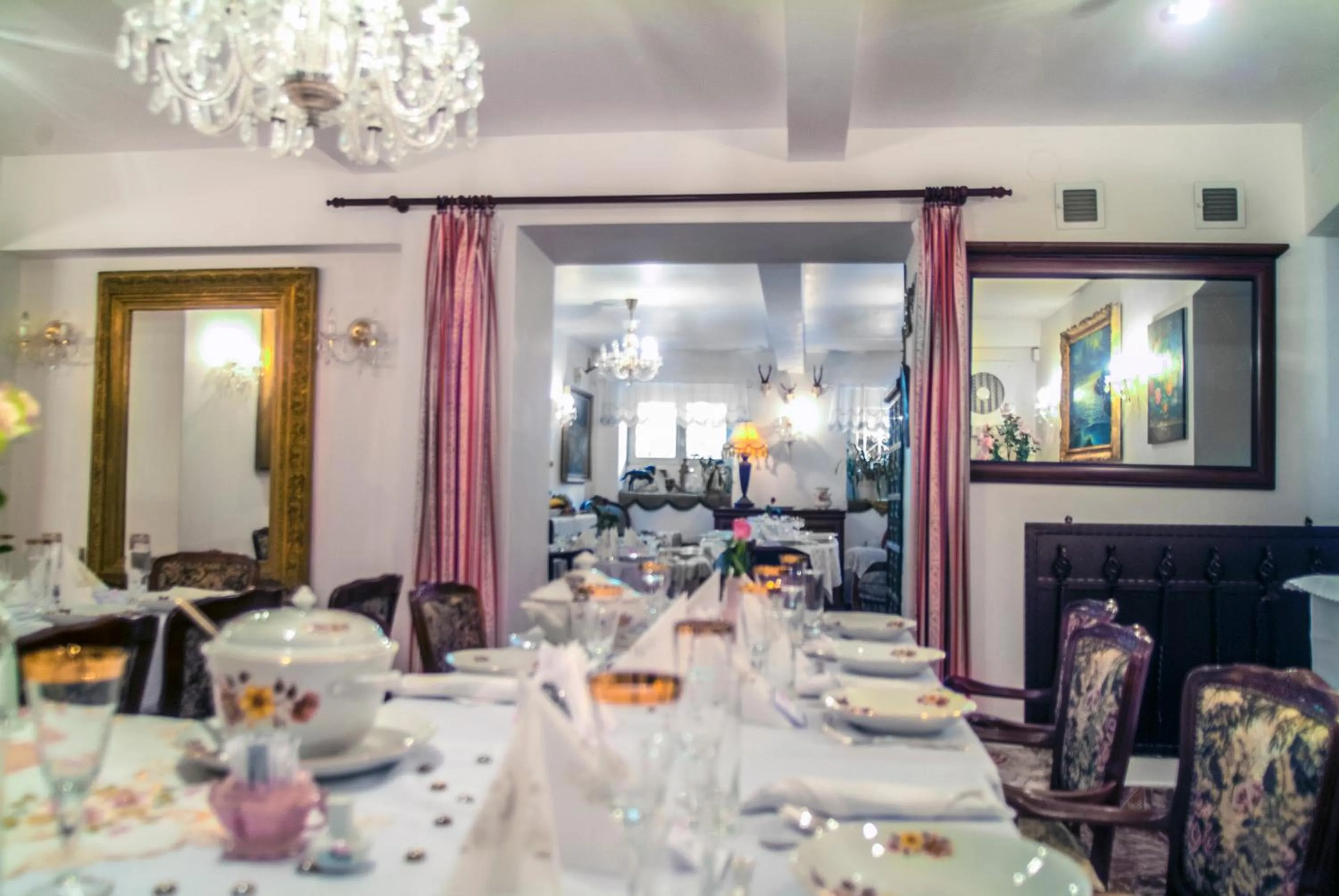 Restaurant/places to eat in Hotel Garni