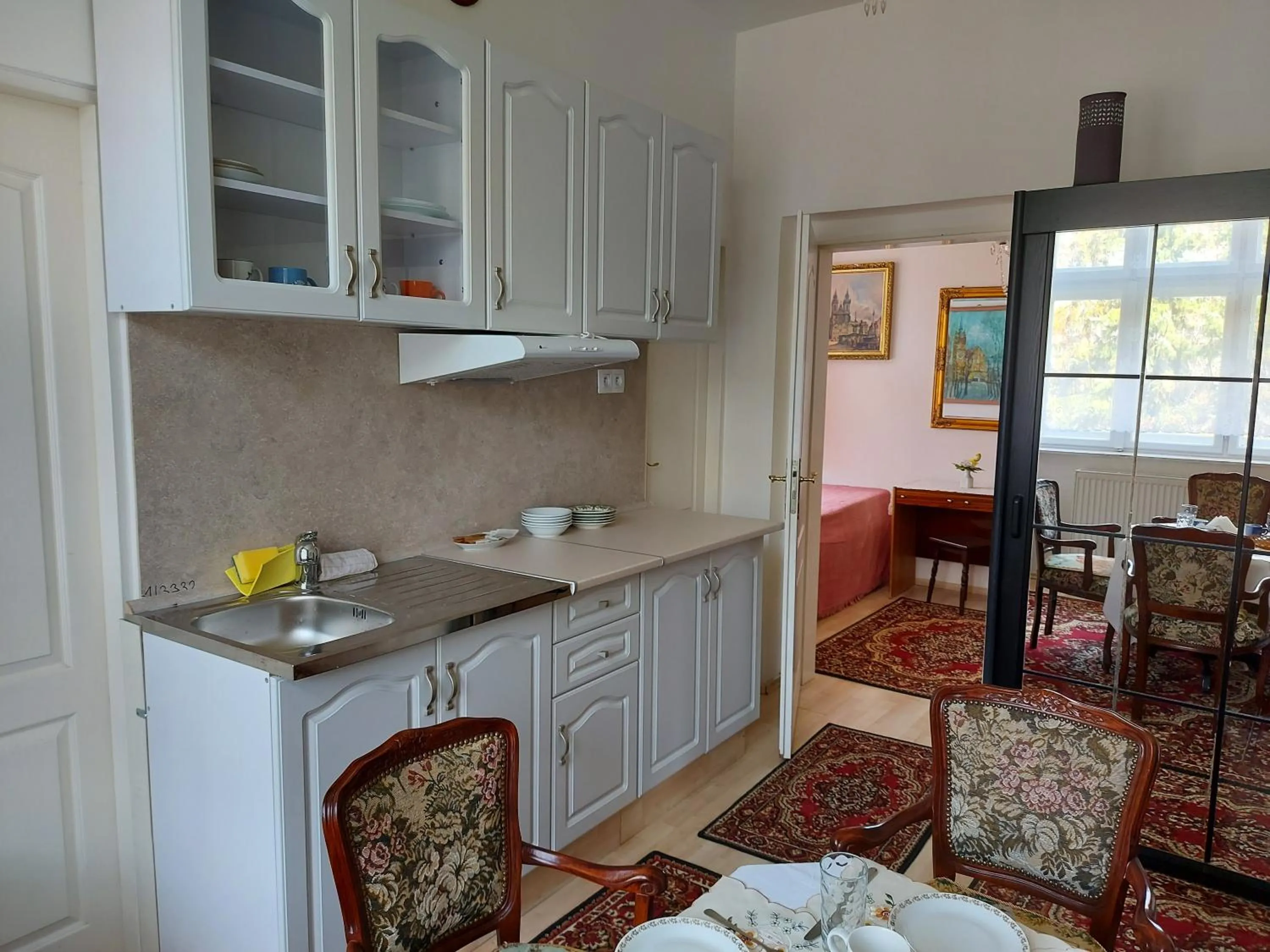 Kitchen or kitchenette in Hotel Garni