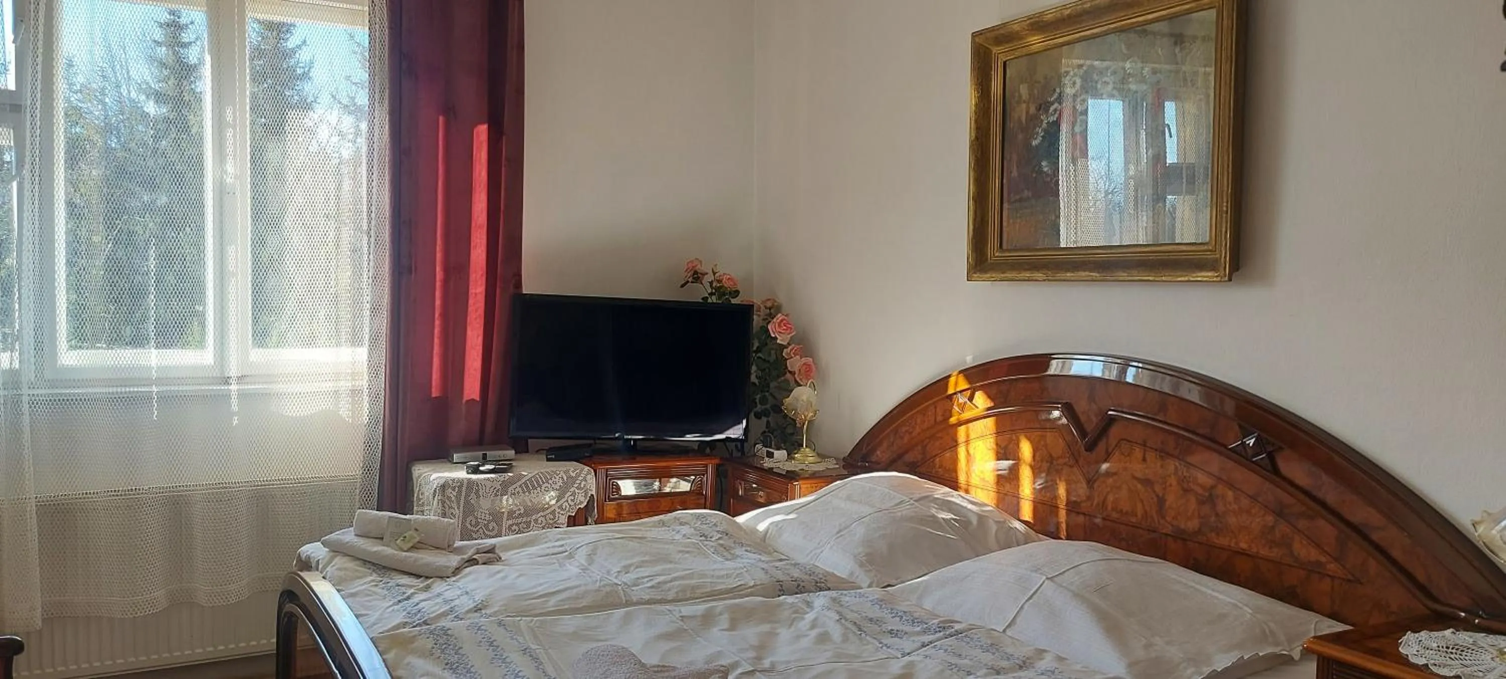 Bed in Hotel Garni