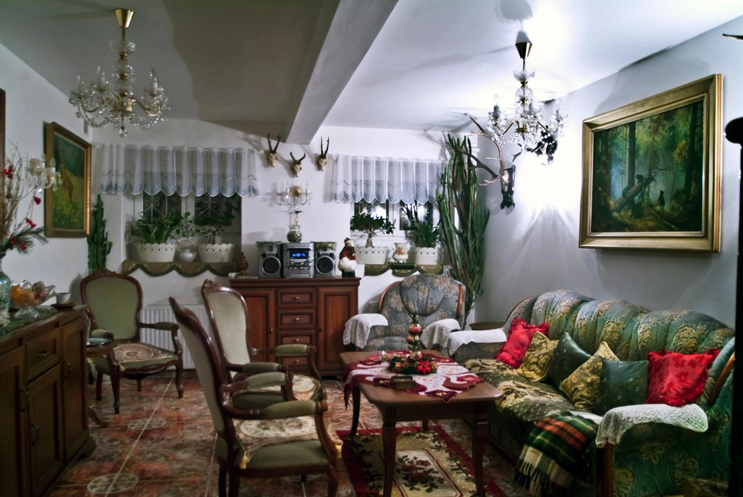 Restaurant/places to eat in Hotel Garni