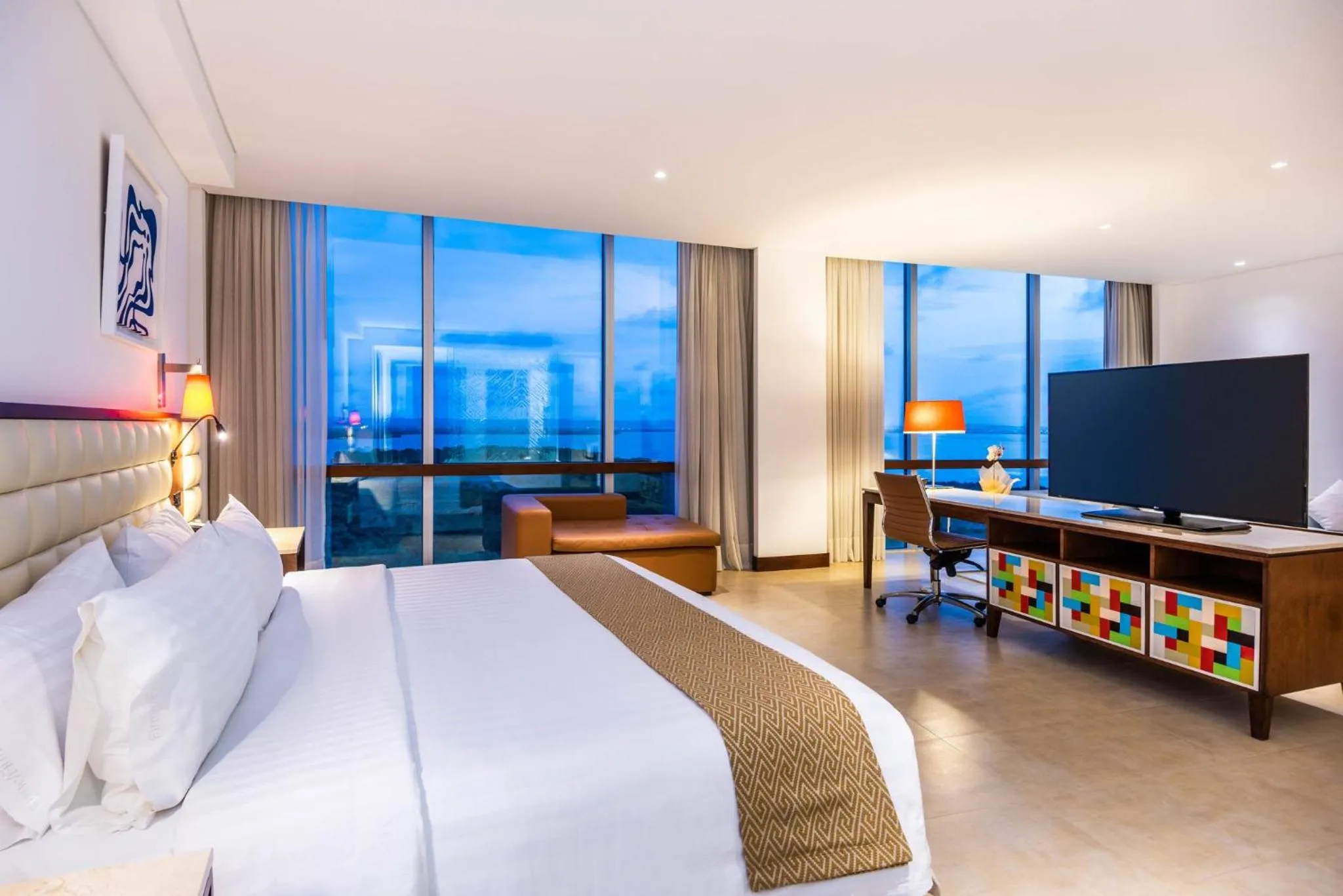 Photo of the whole room, Bed in Holiday Inn Cartagena Morros by IHG