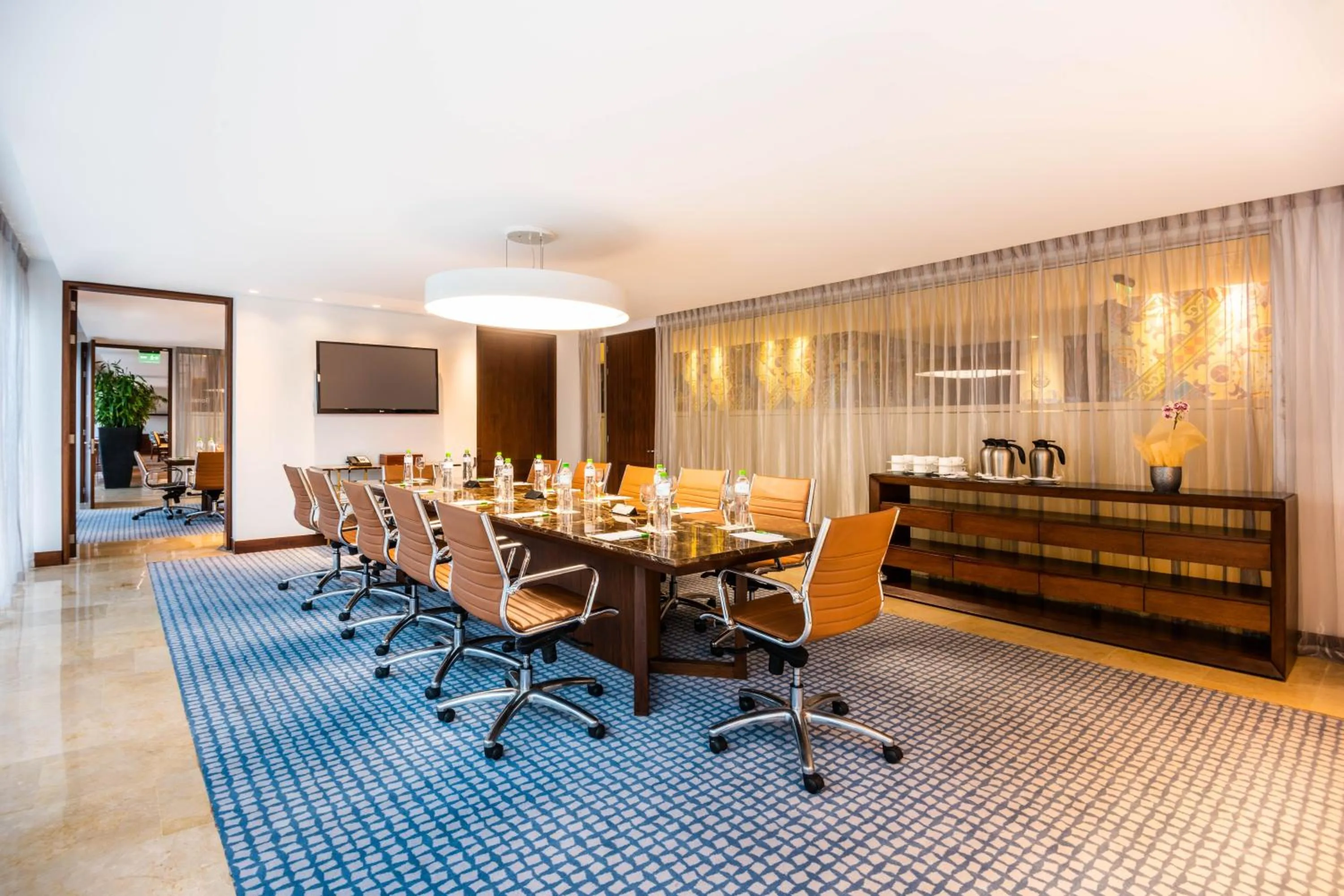 Meeting/conference room in Holiday Inn Cartagena Morros by IHG