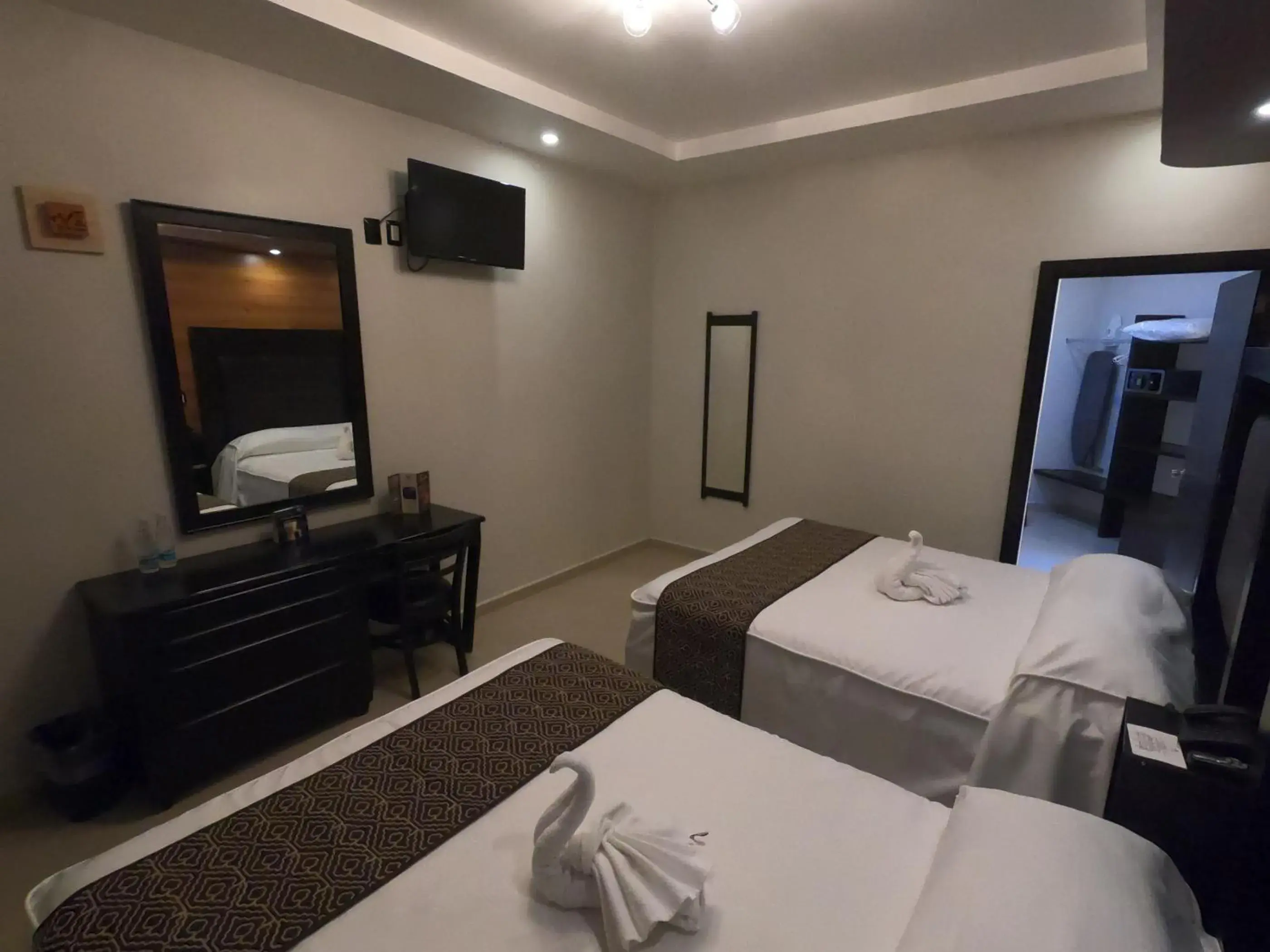 Double Room with Double Beds Interior in Hotel San Diego Double Room with Double Beds Interior in Hotel San Diego