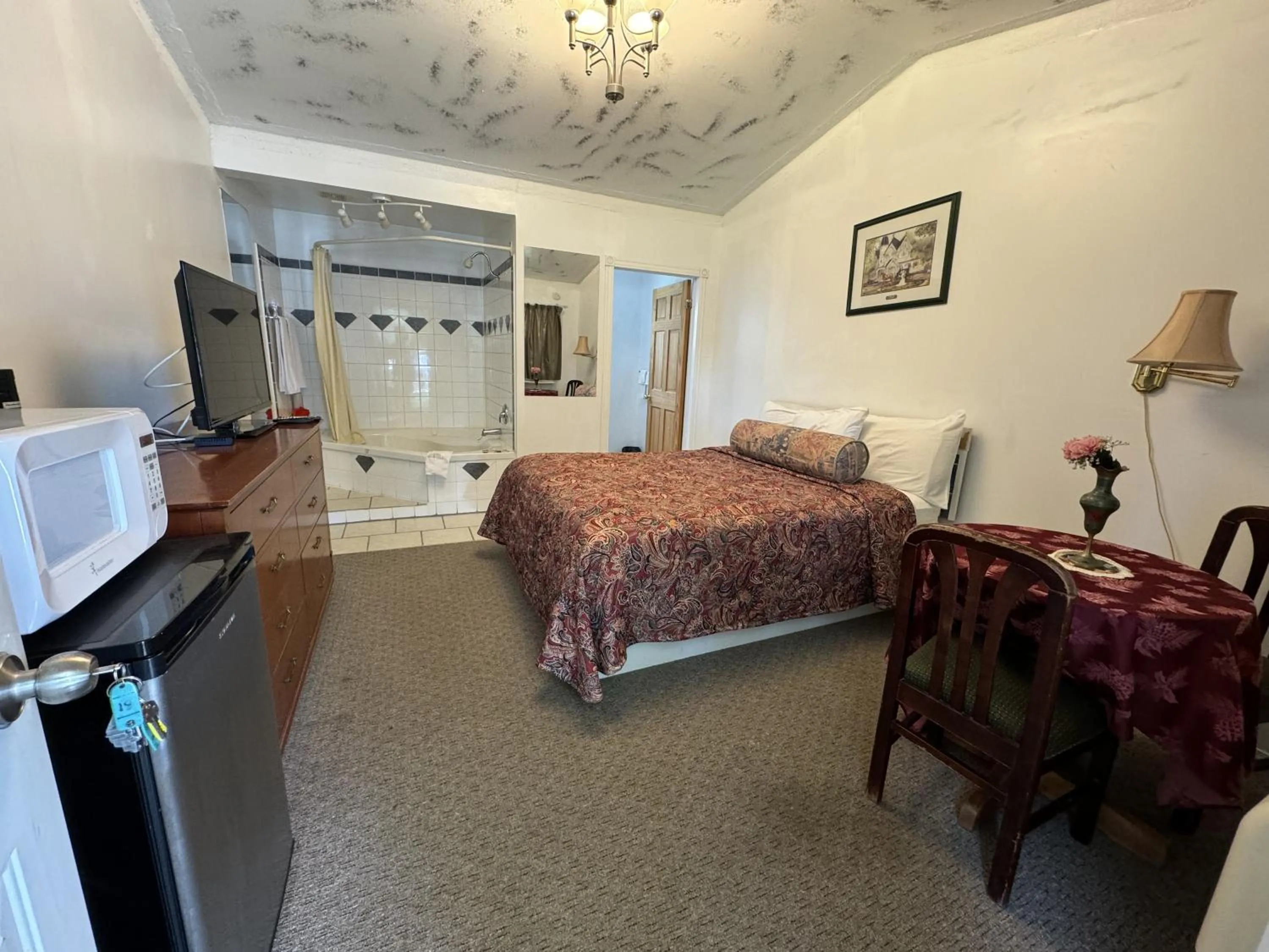 Bed in Holiday Motel