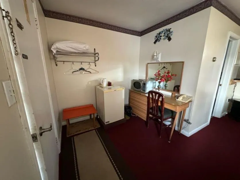 Bed in Holiday Motel