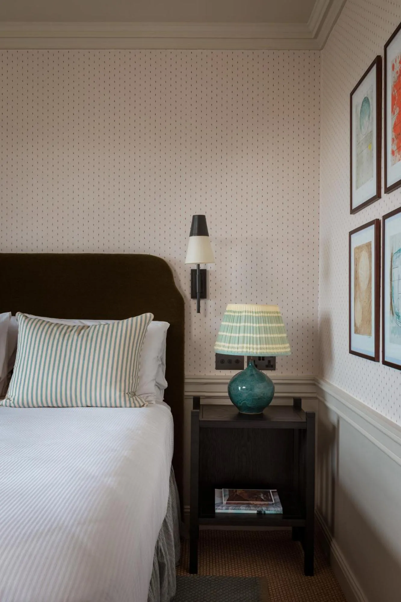 Bed in Cavendish Hotel