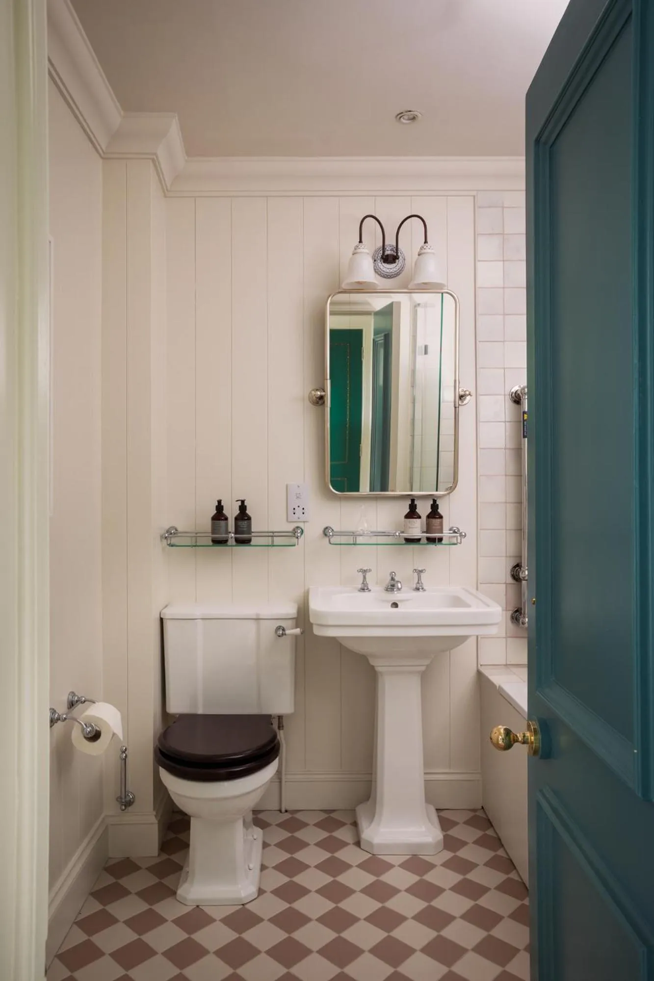 Bathroom in Cavendish Hotel