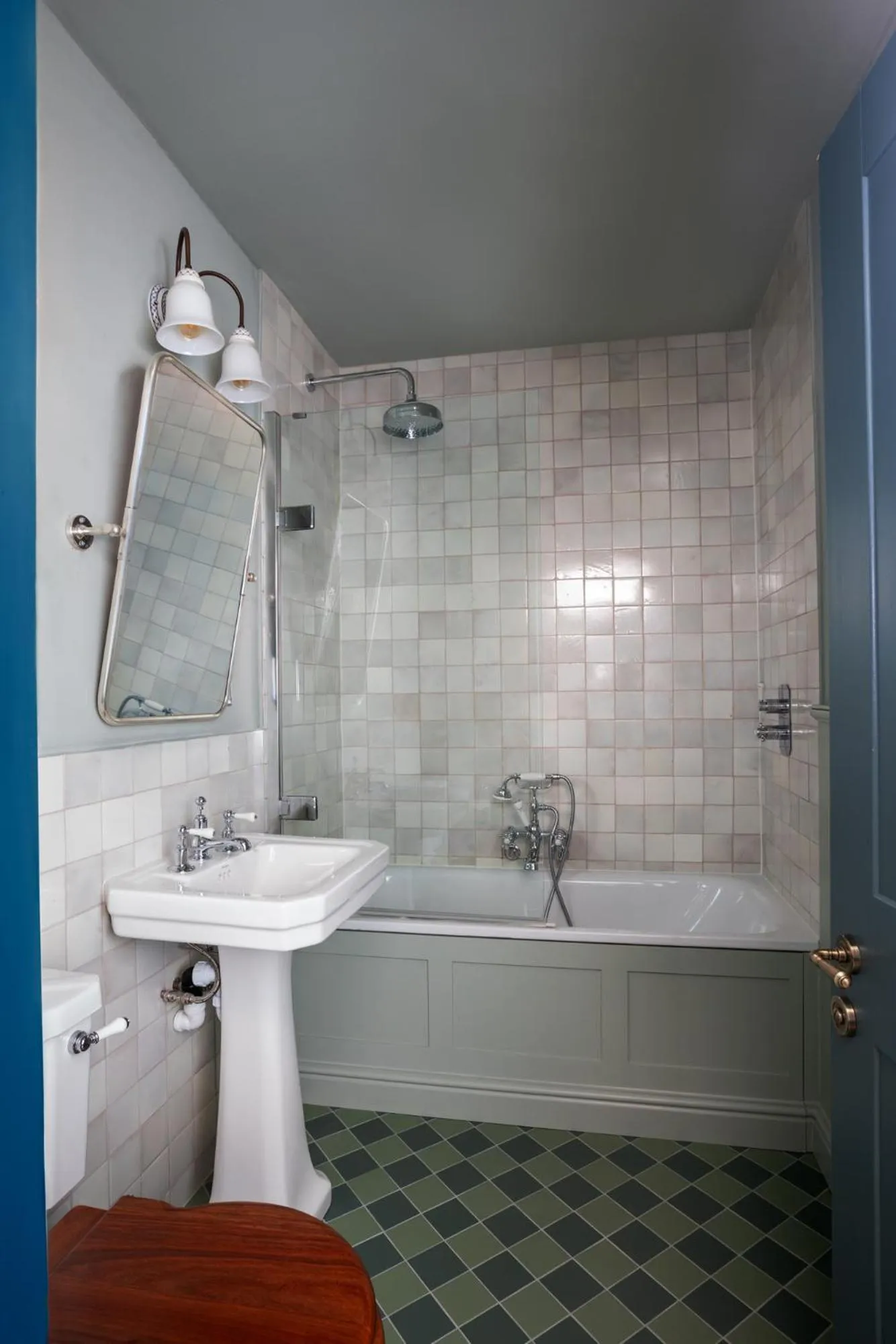 Bathroom in Cavendish Hotel